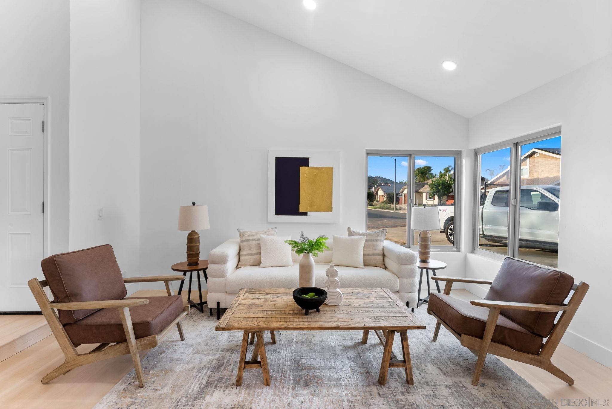 Detail Gallery Image 7 of 35 For 1215  Armstrong Circle, Escondido,  CA 92027 - 4 Beds | 2/1 Baths