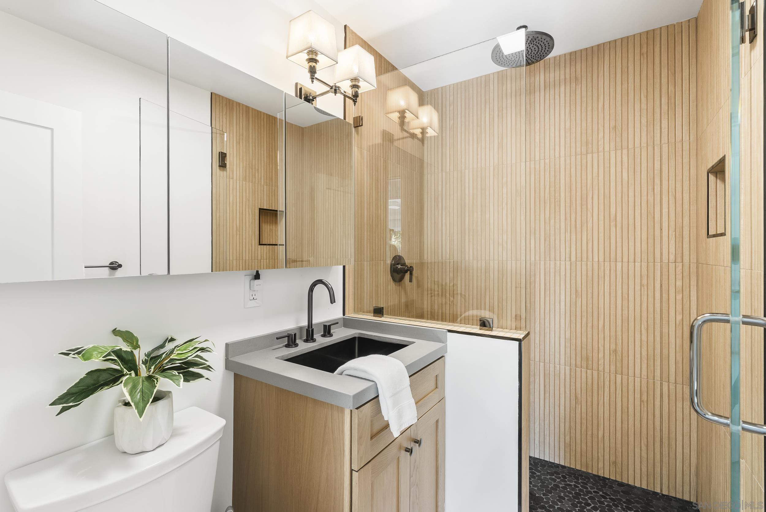 Detail Gallery Image 12 of 38 For 7319  Cuvier St, La Jolla,  CA 92037 - – Beds | – Baths