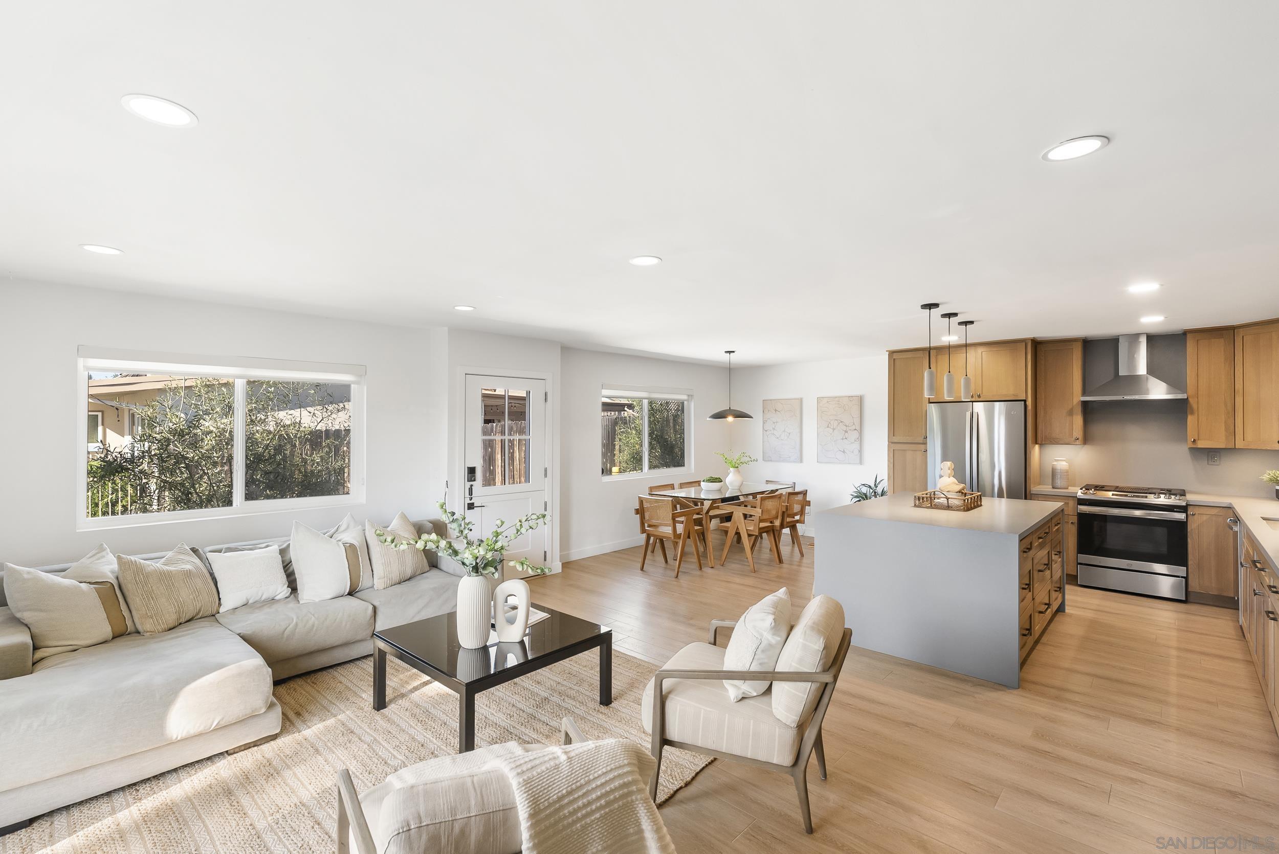 Detail Gallery Image 5 of 38 For 7319  Cuvier St, La Jolla,  CA 92037 - – Beds | – Baths