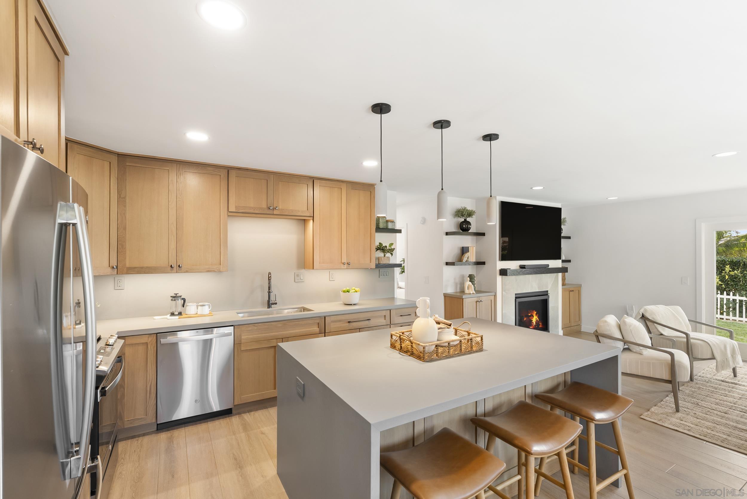 Detail Gallery Image 7 of 38 For 7319  Cuvier St, La Jolla,  CA 92037 - – Beds | – Baths