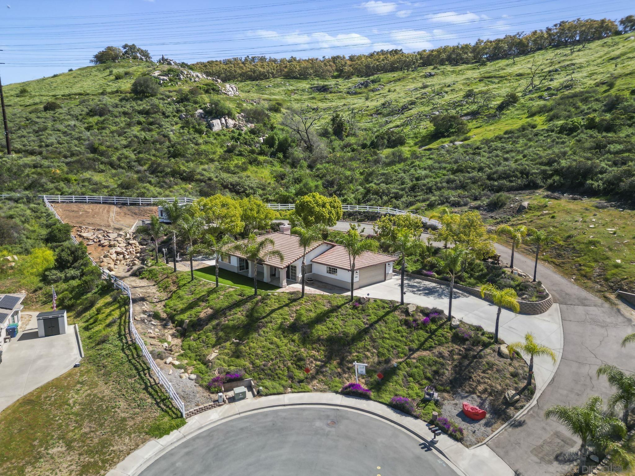 Detail Gallery Image 2 of 50 For 13966  Avenida Del Charro, El Cajon,  CA 92021 - 3 Beds | 2 Baths