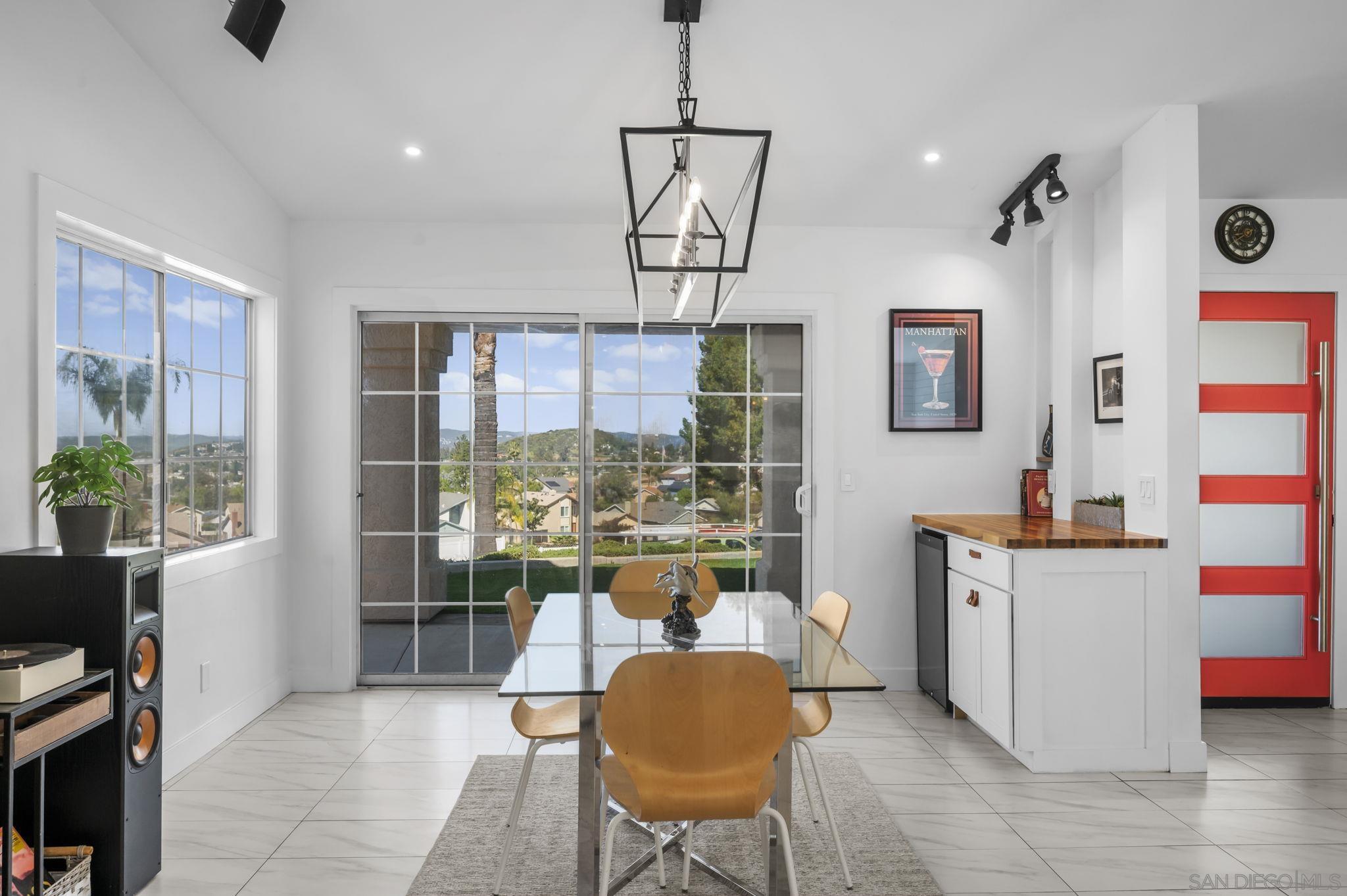 Detail Gallery Image 11 of 50 For 13966  Avenida Del Charro, El Cajon,  CA 92021 - 3 Beds | 2 Baths