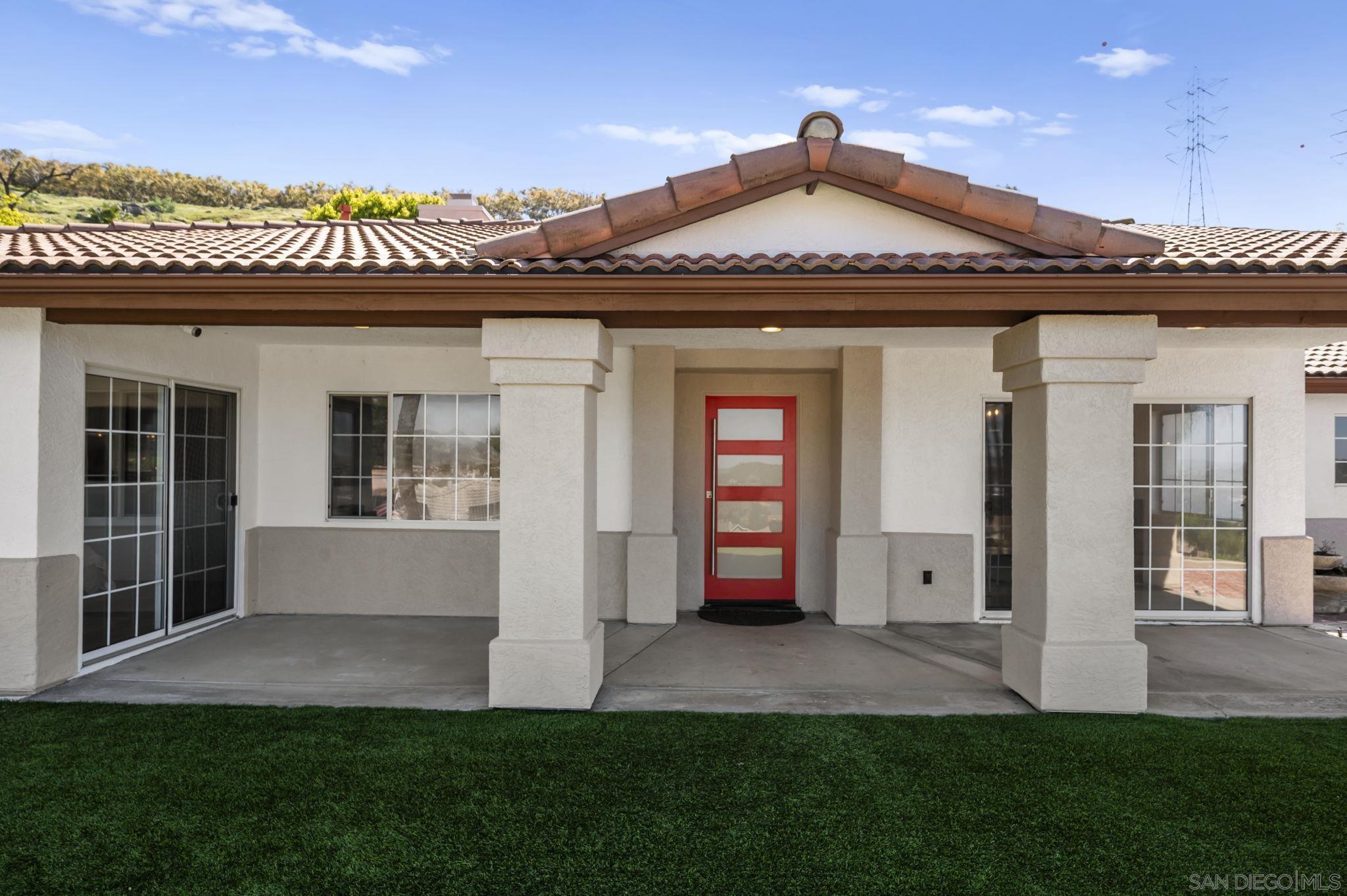 Detail Gallery Image 5 of 50 For 13966  Avenida Del Charro, El Cajon,  CA 92021 - 3 Beds | 2 Baths