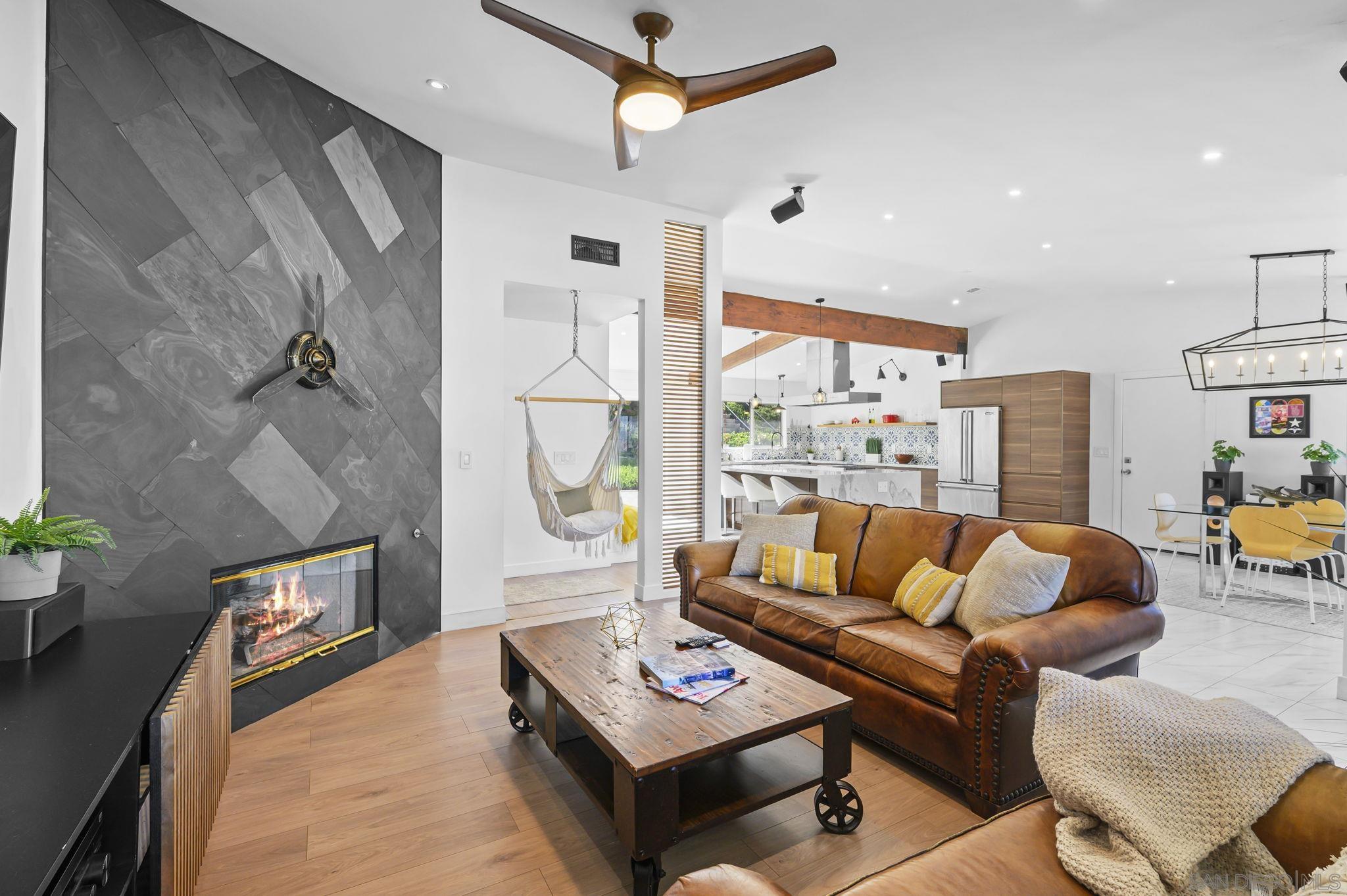 Detail Gallery Image 8 of 50 For 13966  Avenida Del Charro, El Cajon,  CA 92021 - 3 Beds | 2 Baths