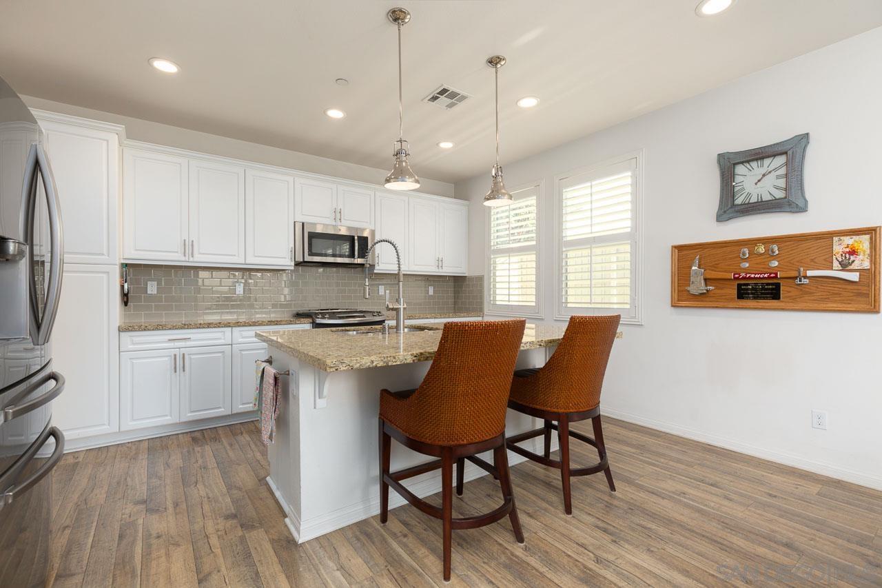 Detail Gallery Image 5 of 23 For 941  Thermal Ave N, San Diego,  CA 92154 - 4 Beds | 3 Baths