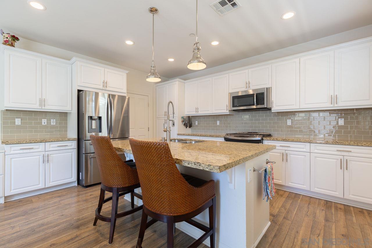 Detail Gallery Image 6 of 23 For 941  Thermal Ave N, San Diego,  CA 92154 - 4 Beds | 3 Baths