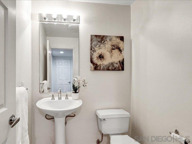 Detail Gallery Image 14 of 33 For 8641  via Mallorca  F, La Jolla,  CA 92037 - 2 Beds | 2/1 Baths