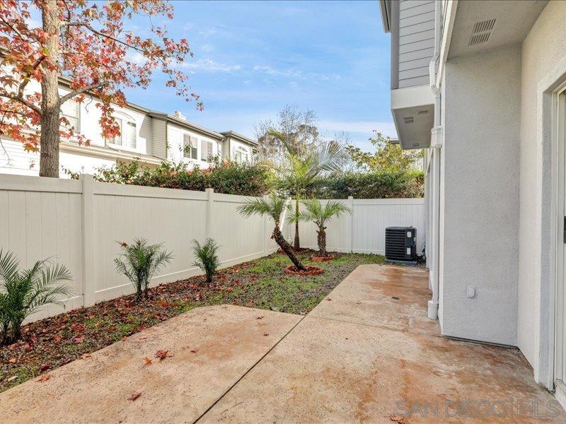 Detail Gallery Image 25 of 33 For 8641  via Mallorca  F, La Jolla,  CA 92037 - 2 Beds | 2/1 Baths