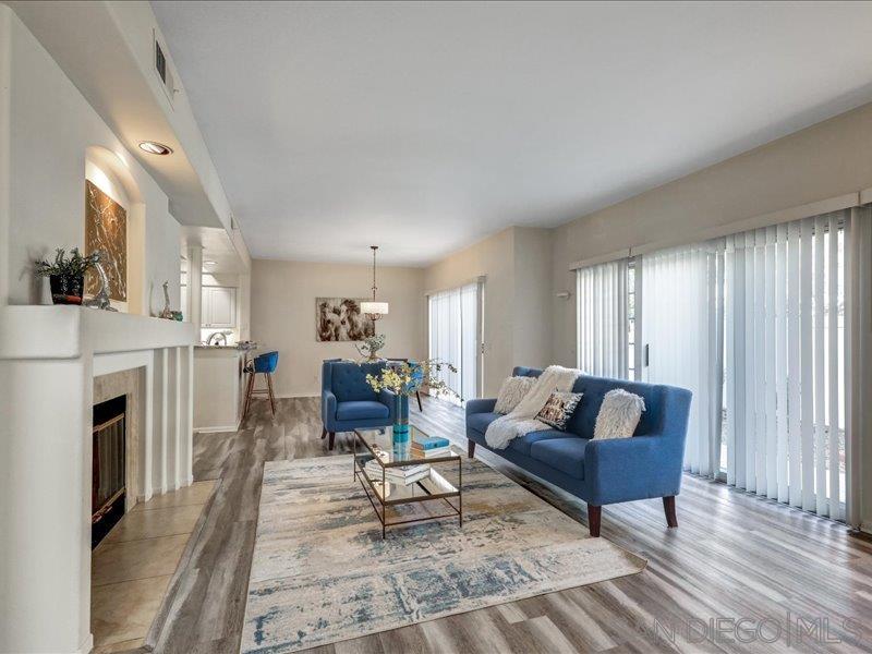 Detail Gallery Image 4 of 33 For 8641  via Mallorca  F, La Jolla,  CA 92037 - 2 Beds | 2/1 Baths