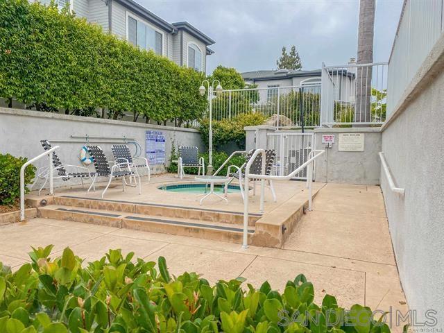 Detail Gallery Image 33 of 33 For 8641  via Mallorca  F, La Jolla,  CA 92037 - 2 Beds | 2/1 Baths