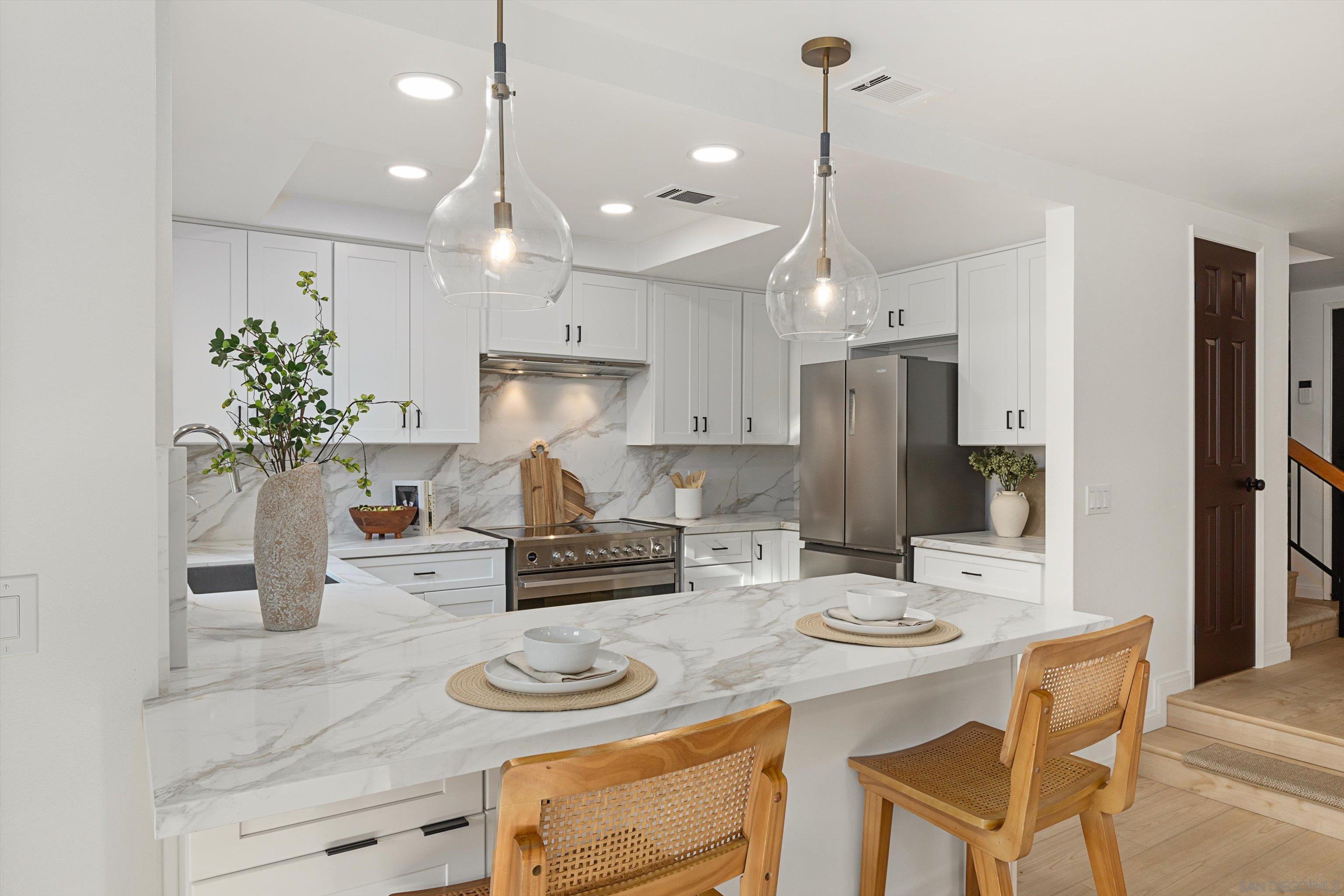 Detail Gallery Image 11 of 31 For 2811  Unicornio St, Carlsbad,  CA 92009 - 3 Beds | 2/1 Baths