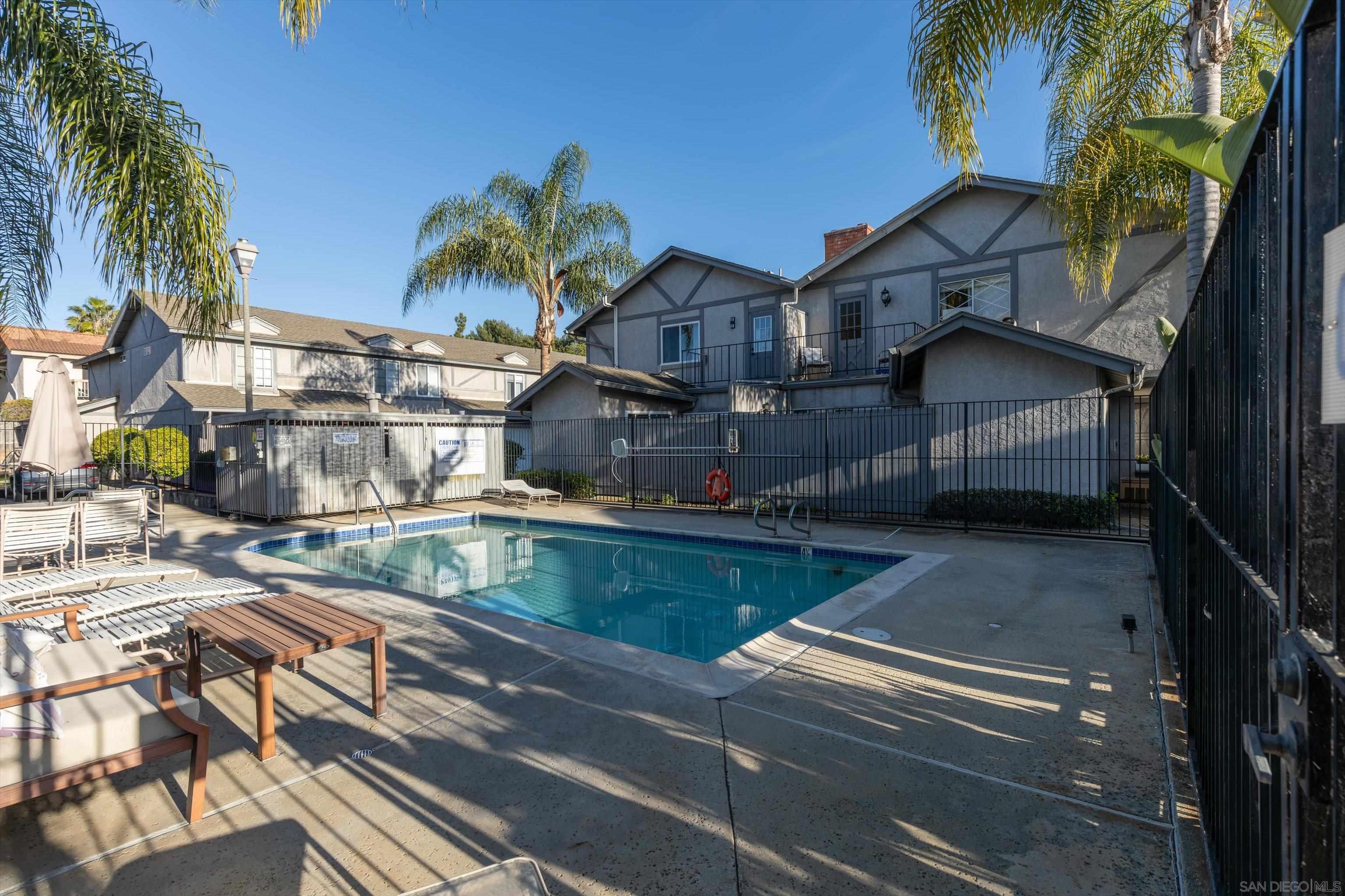 Detail Gallery Image 29 of 31 For 2811  Unicornio St, Carlsbad,  CA 92009 - 3 Beds | 2/1 Baths