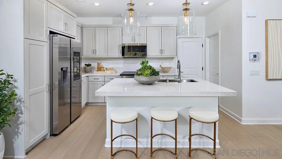 Detail Gallery Image 2 of 18 For 2112  Frost Ave   #2,  Chula Vista,  CA 91911 - 4 Beds | 2/1 Baths