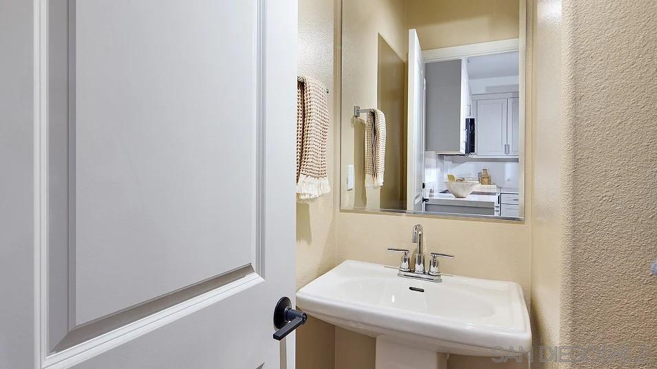Detail Gallery Image 15 of 18 For 2112  Frost Ave   #2,  Chula Vista,  CA 91911 - 4 Beds | 2/1 Baths