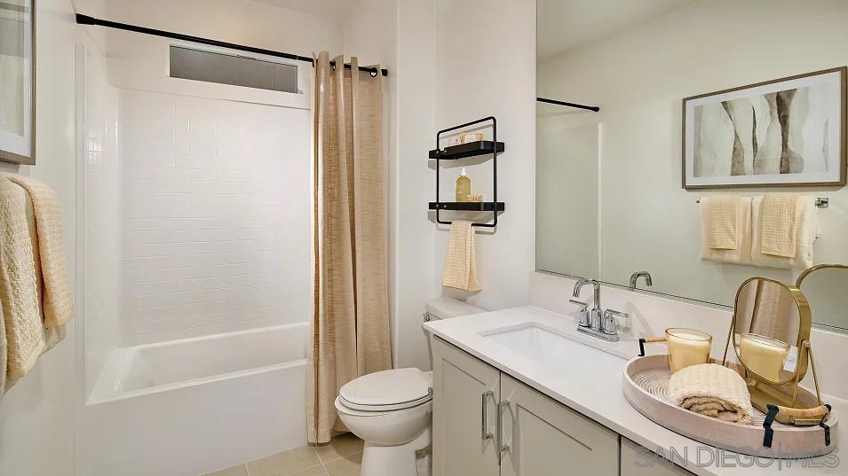Detail Gallery Image 9 of 18 For 2112  Frost Ave   #2,  Chula Vista,  CA 91911 - 4 Beds | 2/1 Baths