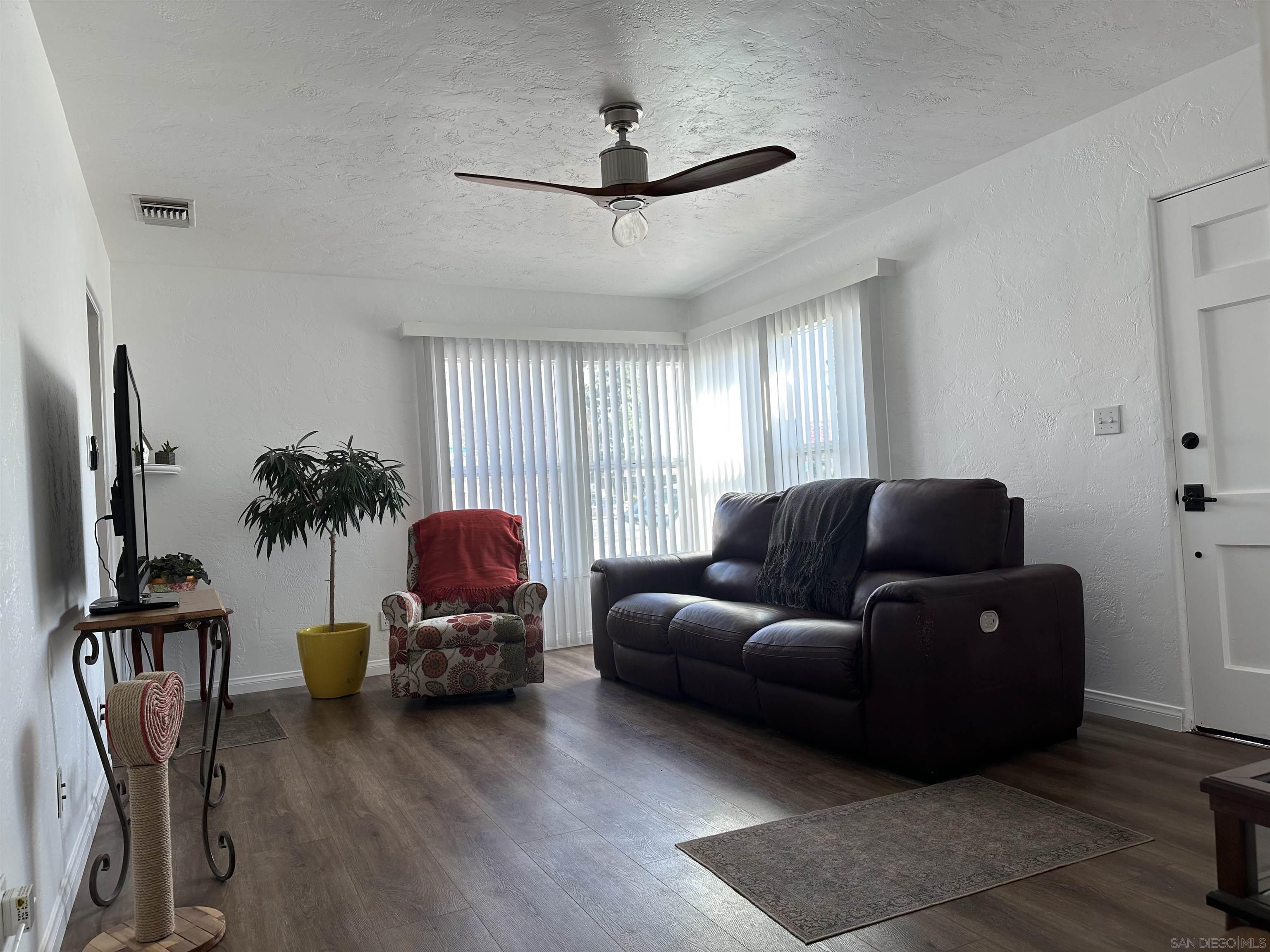 Detail Gallery Image 7 of 19 For 314 E E Washington Ave, El Cajon,  CA 92020 - 2 Beds | 1 Baths