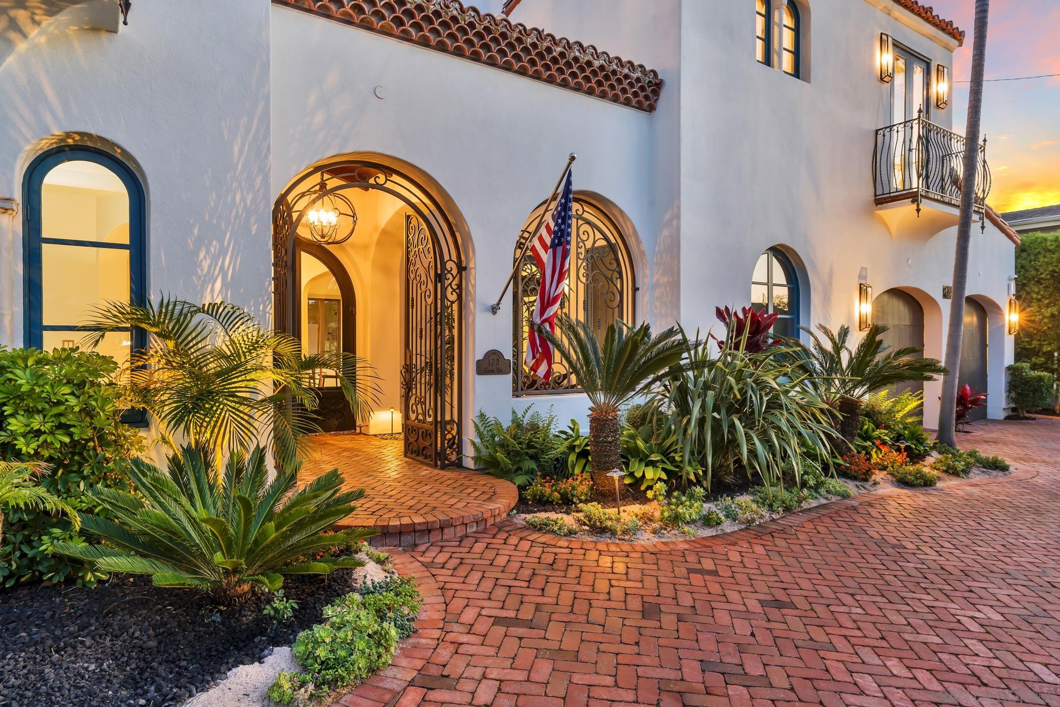 Detail Gallery Image 14 of 70 For 120  Carob Way, Coronado,  CA 92118 - 6 Beds | 5/2 Baths