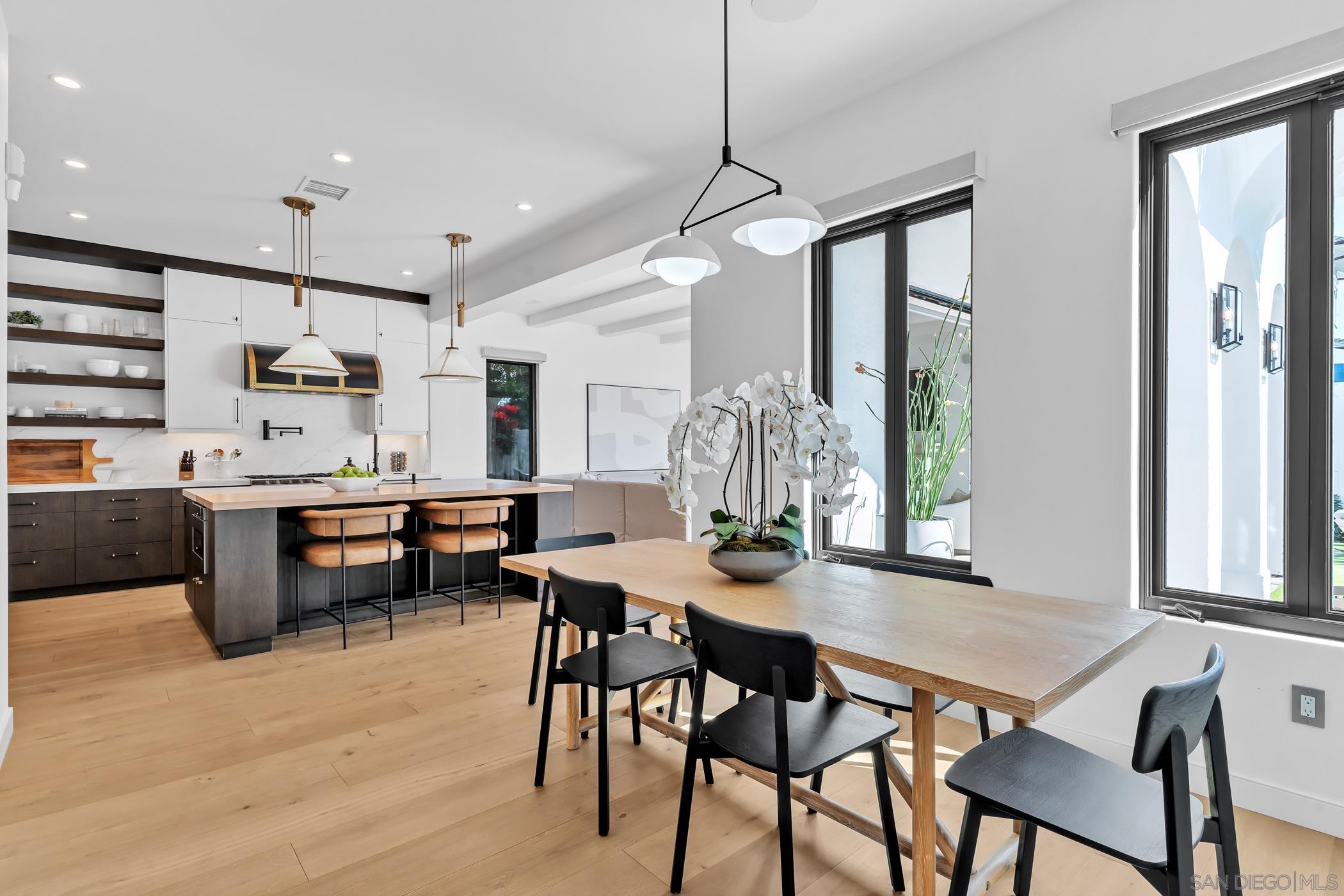 Detail Gallery Image 16 of 70 For 120  Carob Way, Coronado,  CA 92118 - 6 Beds | 5/2 Baths