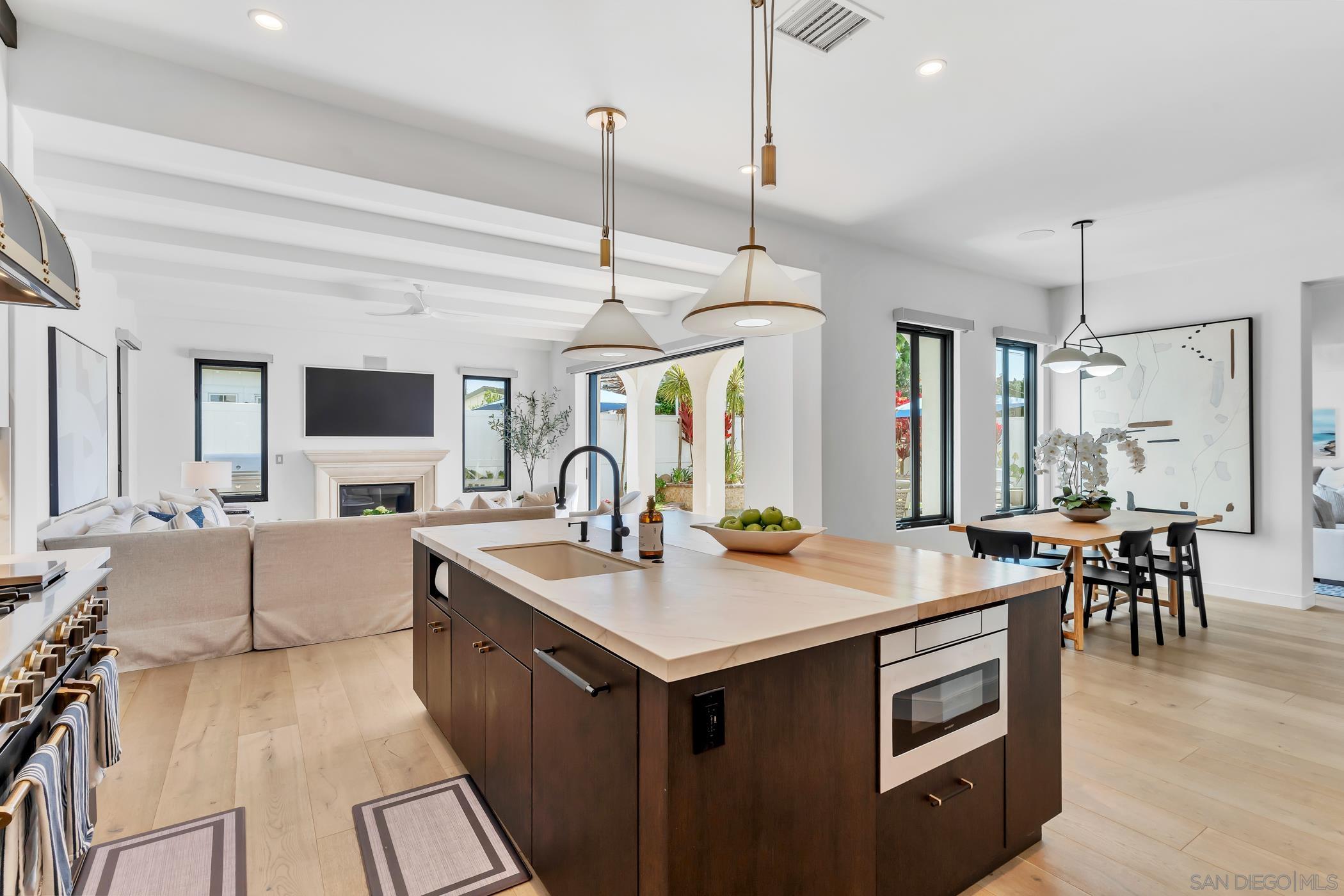 Detail Gallery Image 20 of 70 For 120  Carob Way, Coronado,  CA 92118 - 6 Beds | 5/2 Baths