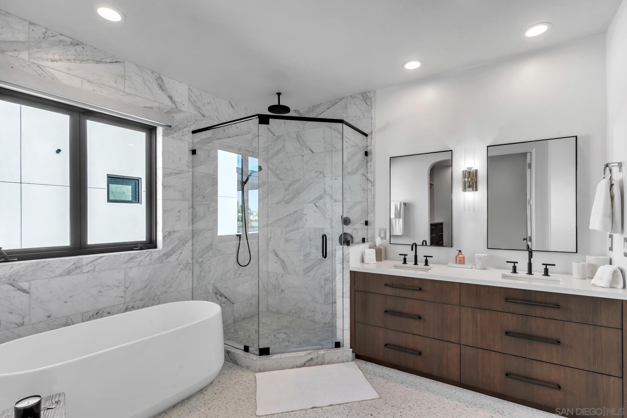 Detail Gallery Image 50 of 70 For 120  Carob Way, Coronado,  CA 92118 - 6 Beds | 5/2 Baths