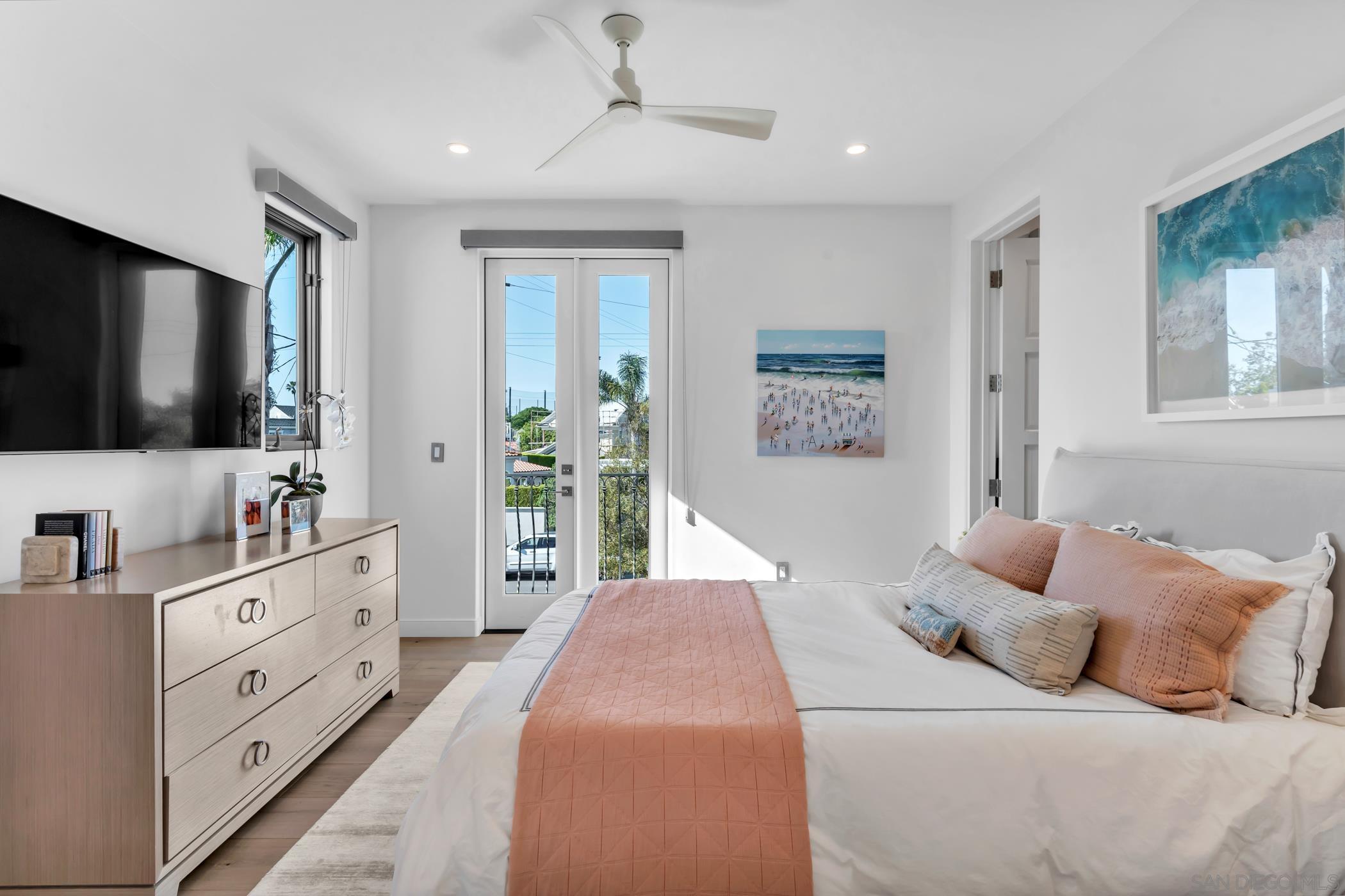 Detail Gallery Image 52 of 70 For 120  Carob Way, Coronado,  CA 92118 - 6 Beds | 5/2 Baths