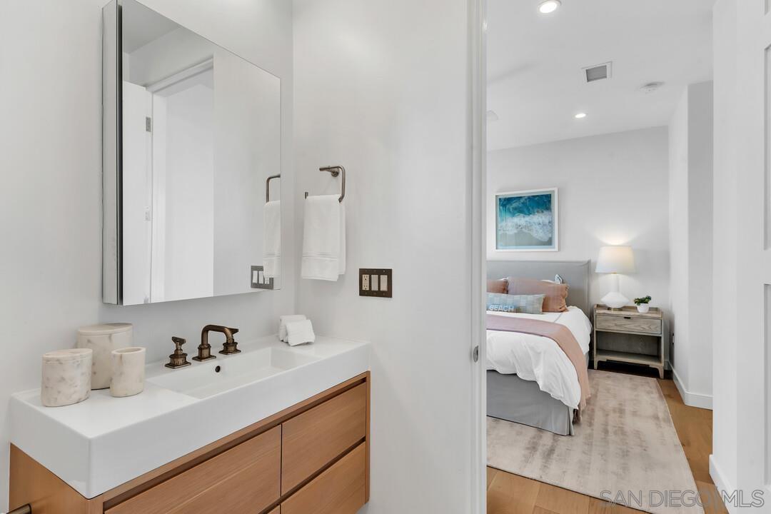 Detail Gallery Image 54 of 70 For 120  Carob Way, Coronado,  CA 92118 - 6 Beds | 5/2 Baths