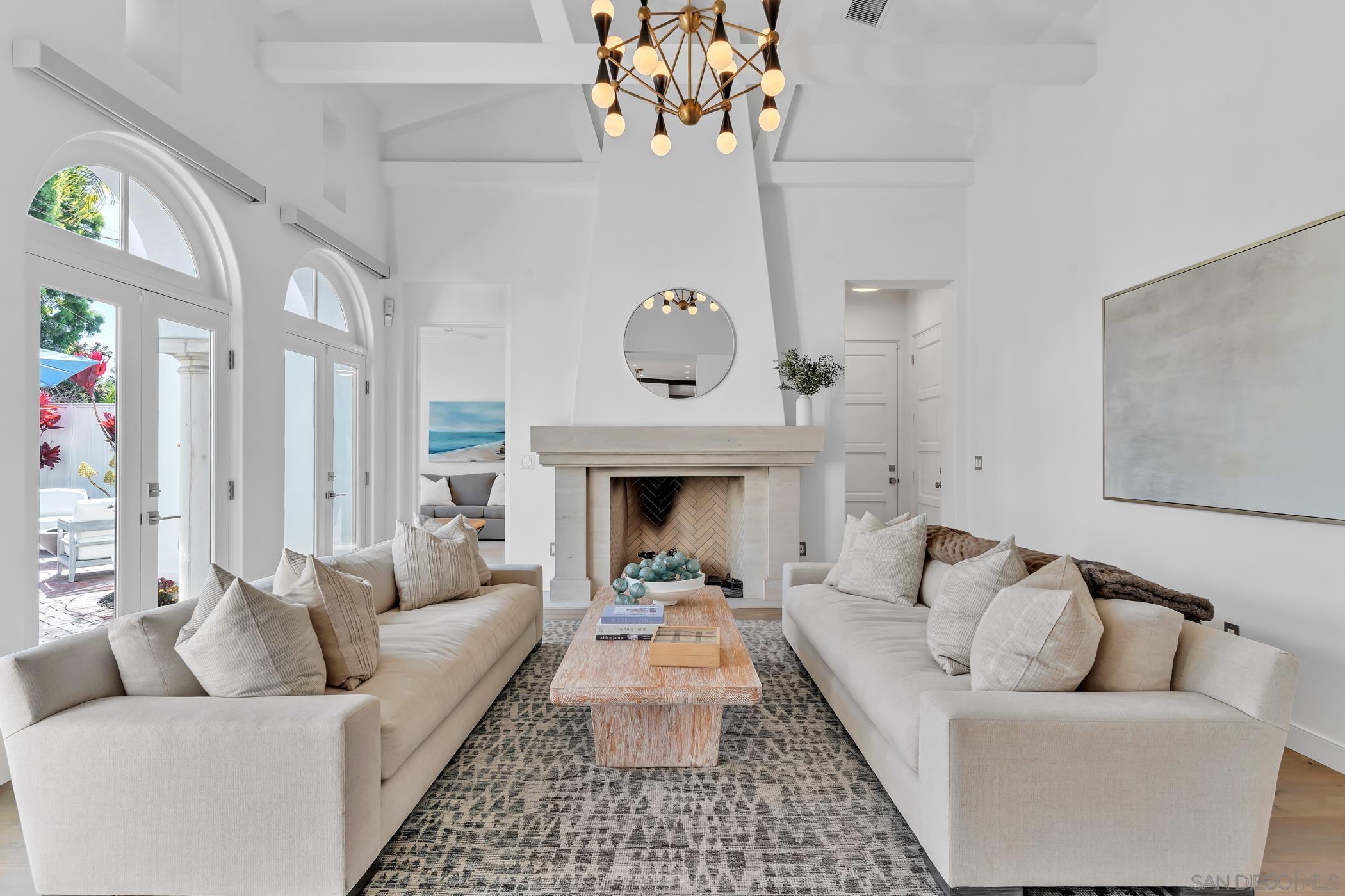 Detail Gallery Image 7 of 70 For 120  Carob Way, Coronado,  CA 92118 - 6 Beds | 5/2 Baths