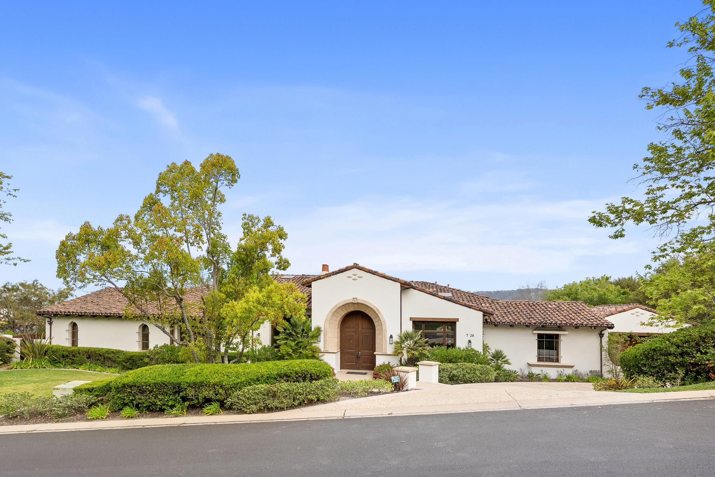 Detail Gallery Image 2 of 36 For 7628  Top O the Morning Way, San Diego,  CA 92127 - 4 Beds | 4/1 Baths