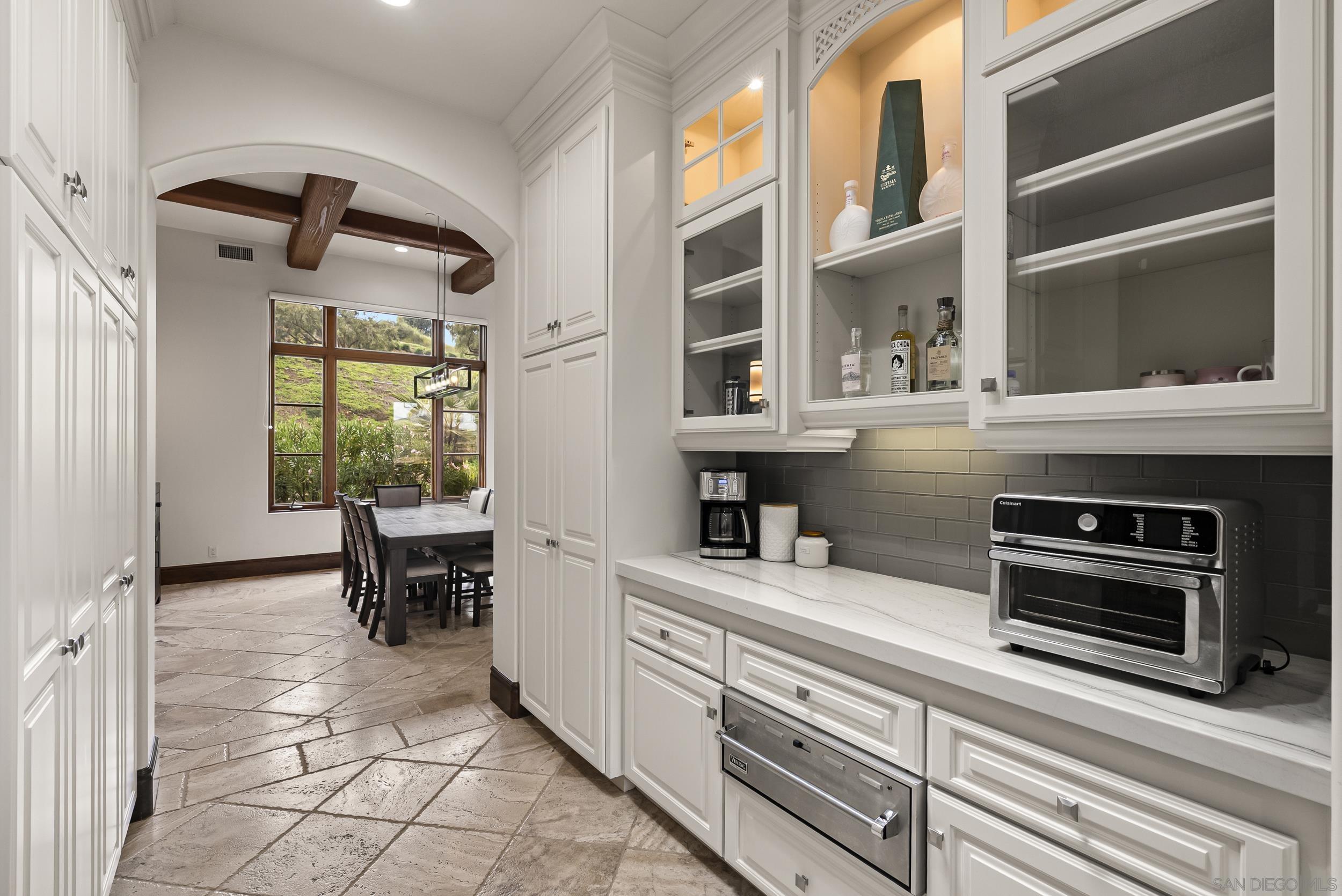 Detail Gallery Image 12 of 36 For 7628  Top O the Morning Way, San Diego,  CA 92127 - 4 Beds | 4/1 Baths