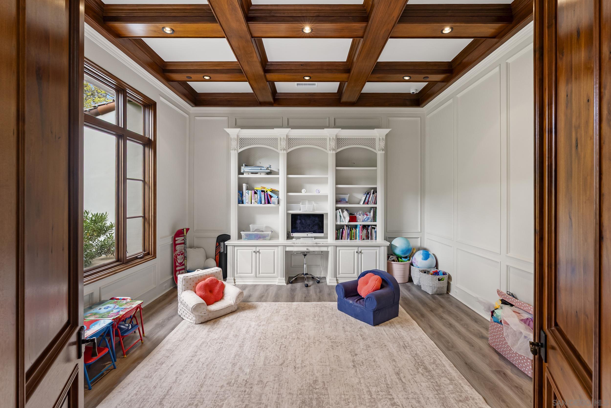 Detail Gallery Image 14 of 36 For 7628  Top O the Morning Way, San Diego,  CA 92127 - 4 Beds | 4/1 Baths