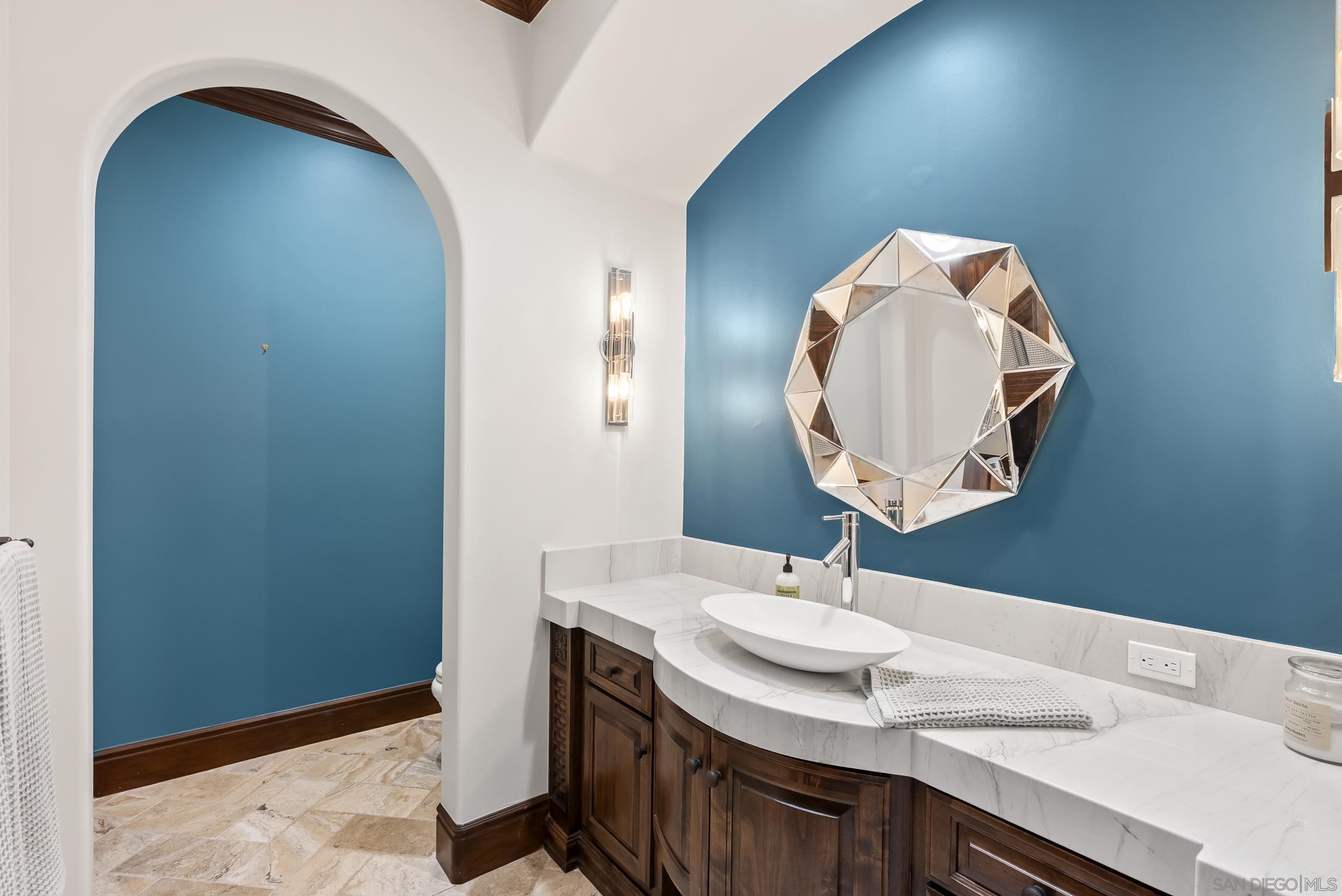 Detail Gallery Image 16 of 36 For 7628  Top O the Morning Way, San Diego,  CA 92127 - 4 Beds | 4/1 Baths