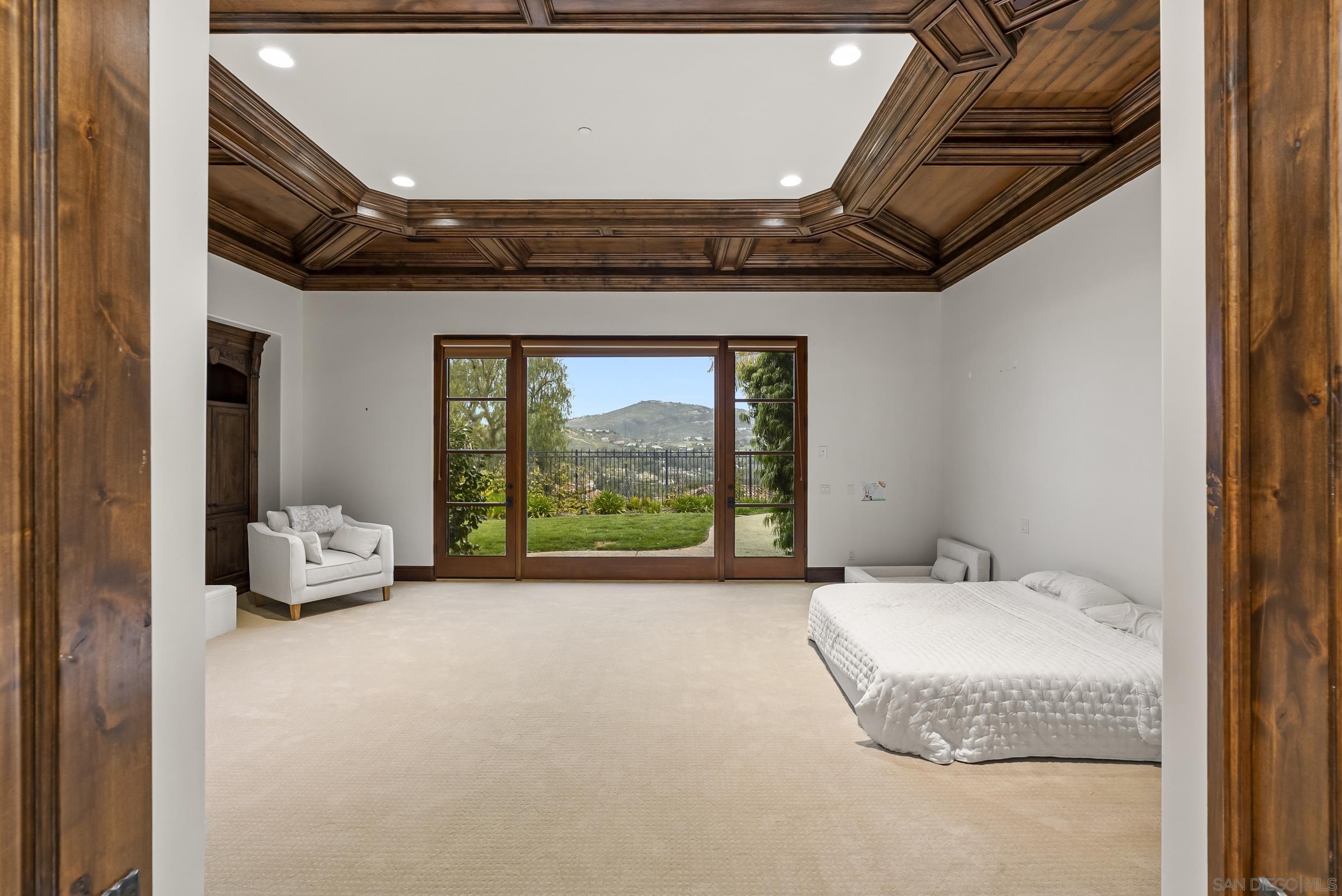 Detail Gallery Image 17 of 36 For 7628  Top O the Morning Way, San Diego,  CA 92127 - 4 Beds | 4/1 Baths