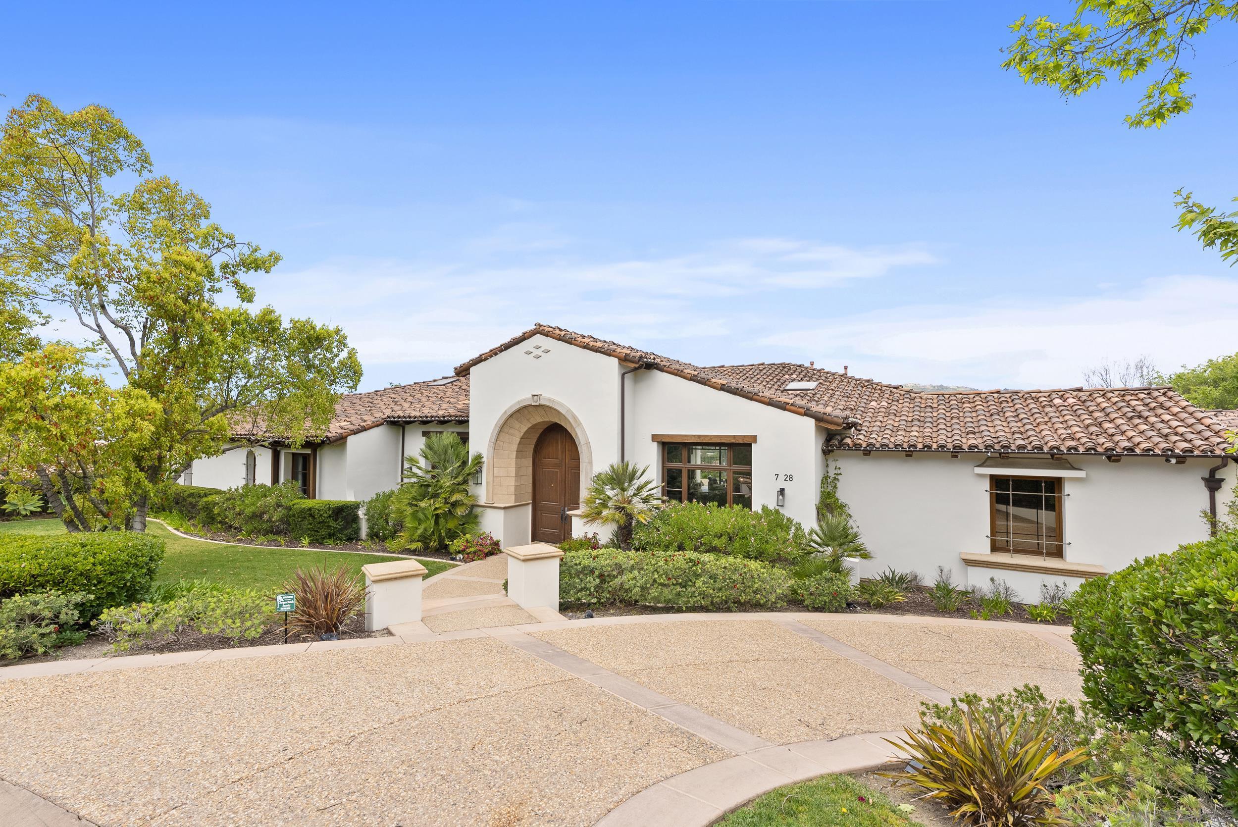 Detail Gallery Image 3 of 36 For 7628  Top O the Morning Way, San Diego,  CA 92127 - 4 Beds | 4/1 Baths