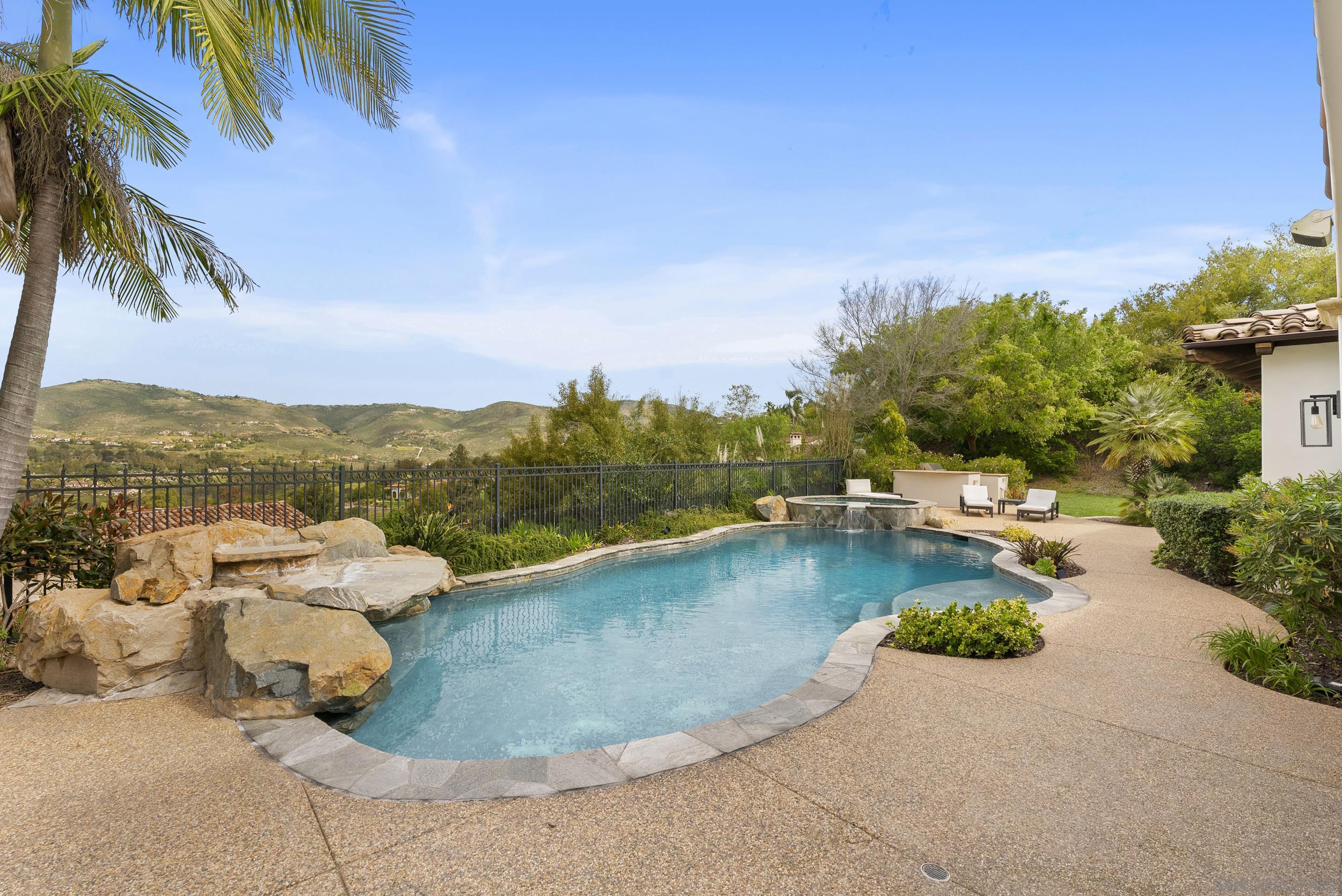 Detail Gallery Image 29 of 36 For 7628  Top O the Morning Way, San Diego,  CA 92127 - 4 Beds | 4/1 Baths