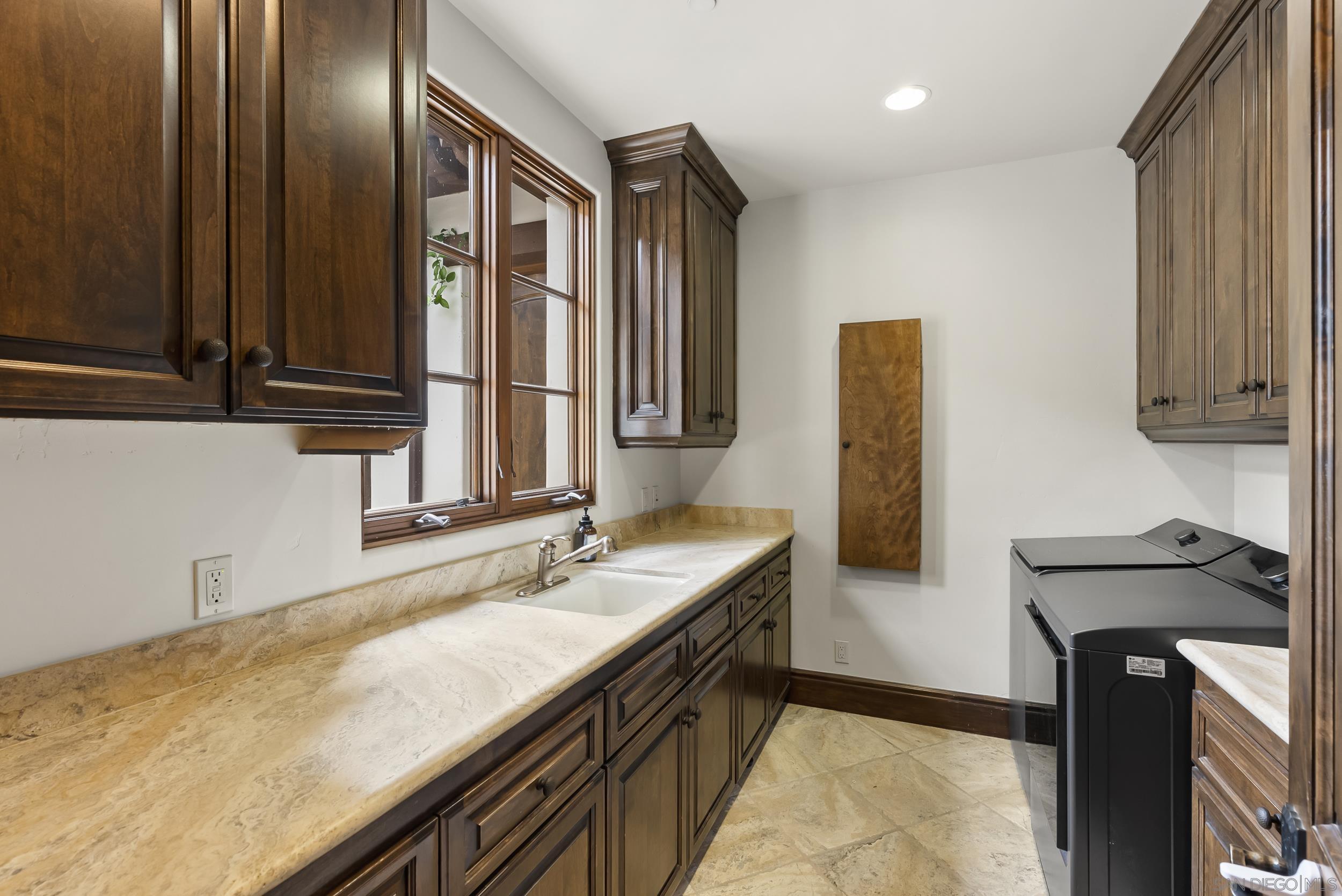 Detail Gallery Image 36 of 36 For 7628  Top O the Morning Way, San Diego,  CA 92127 - 4 Beds | 4/1 Baths