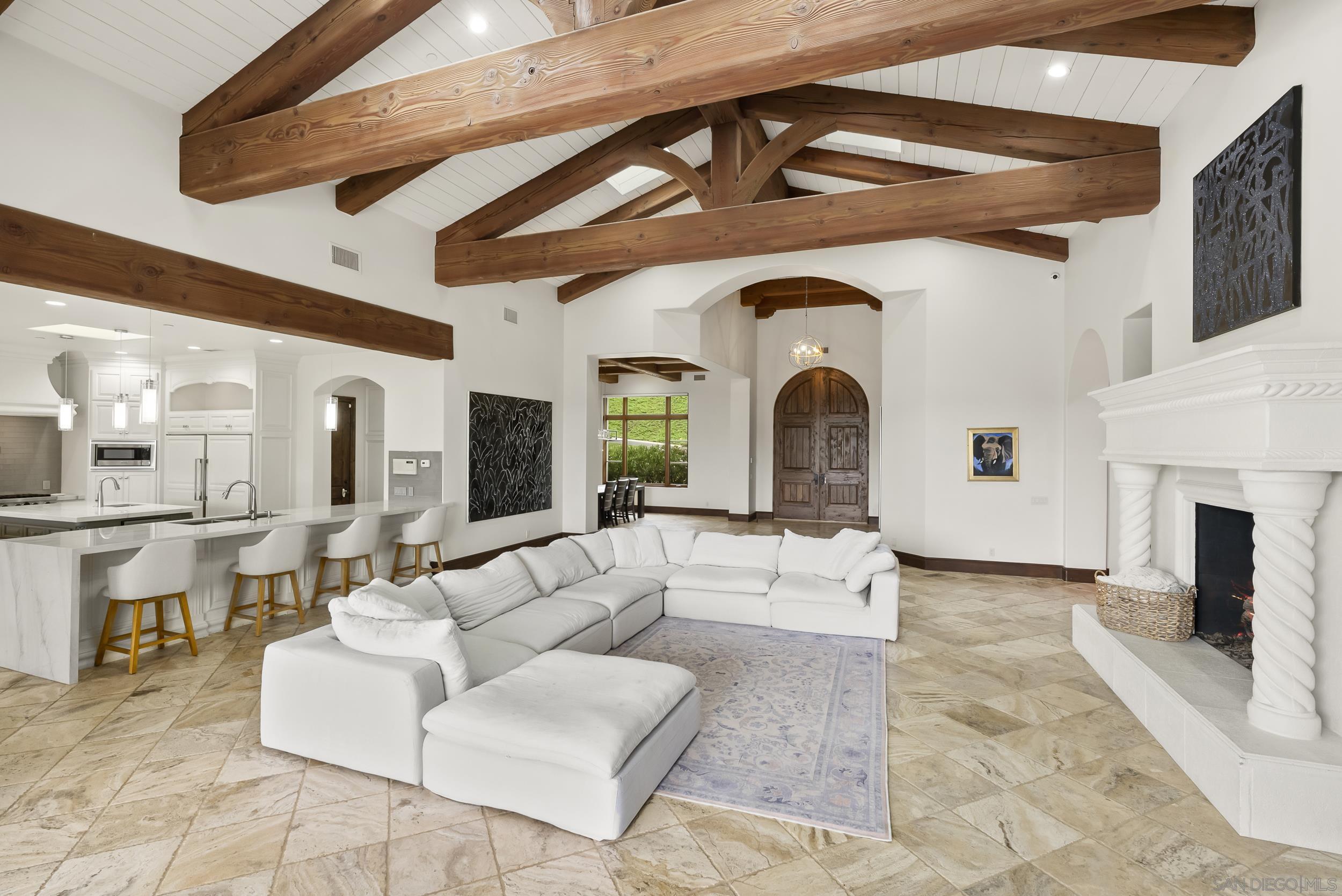 Detail Gallery Image 8 of 36 For 7628  Top O the Morning Way, San Diego,  CA 92127 - 4 Beds | 4/1 Baths