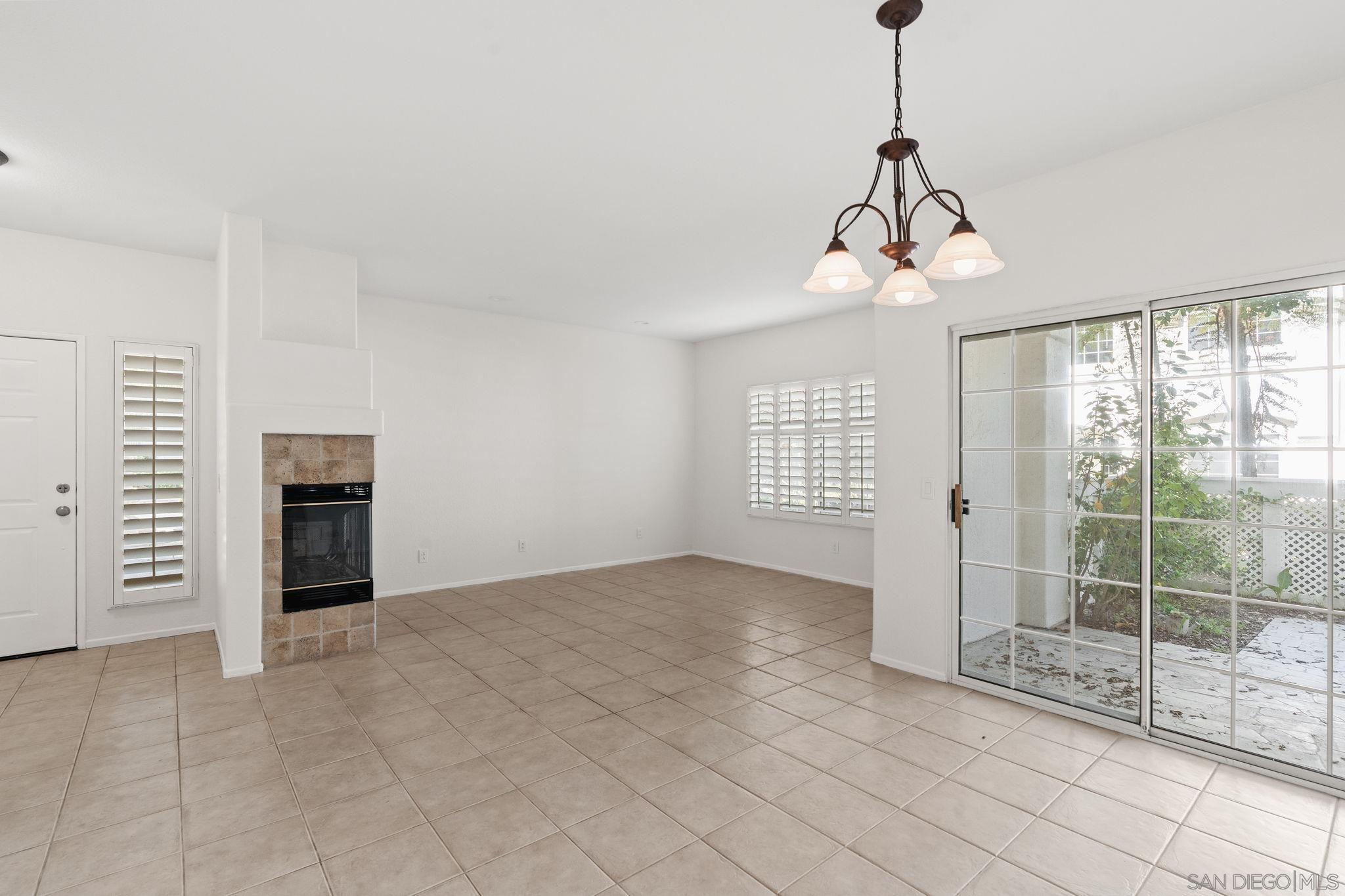 Detail Gallery Image 4 of 25 For 1898  Matin Cir  189, San Marcos,  CA 92069 - 2 Beds | 2 Baths