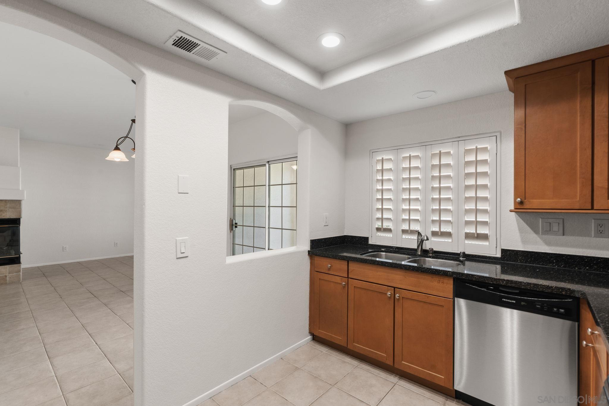 Detail Gallery Image 9 of 25 For 1898  Matin Cir  189, San Marcos,  CA 92069 - 2 Beds | 2 Baths