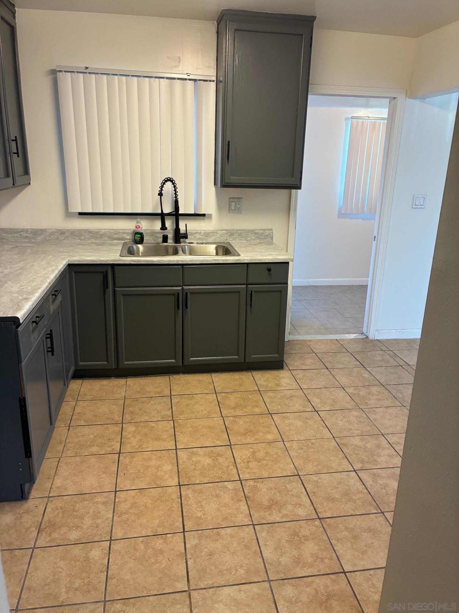 Detail Gallery Image 6 of 21 For 5068  Palin St, San Diego,  CA 92113 - 3 Beds | 2 Baths