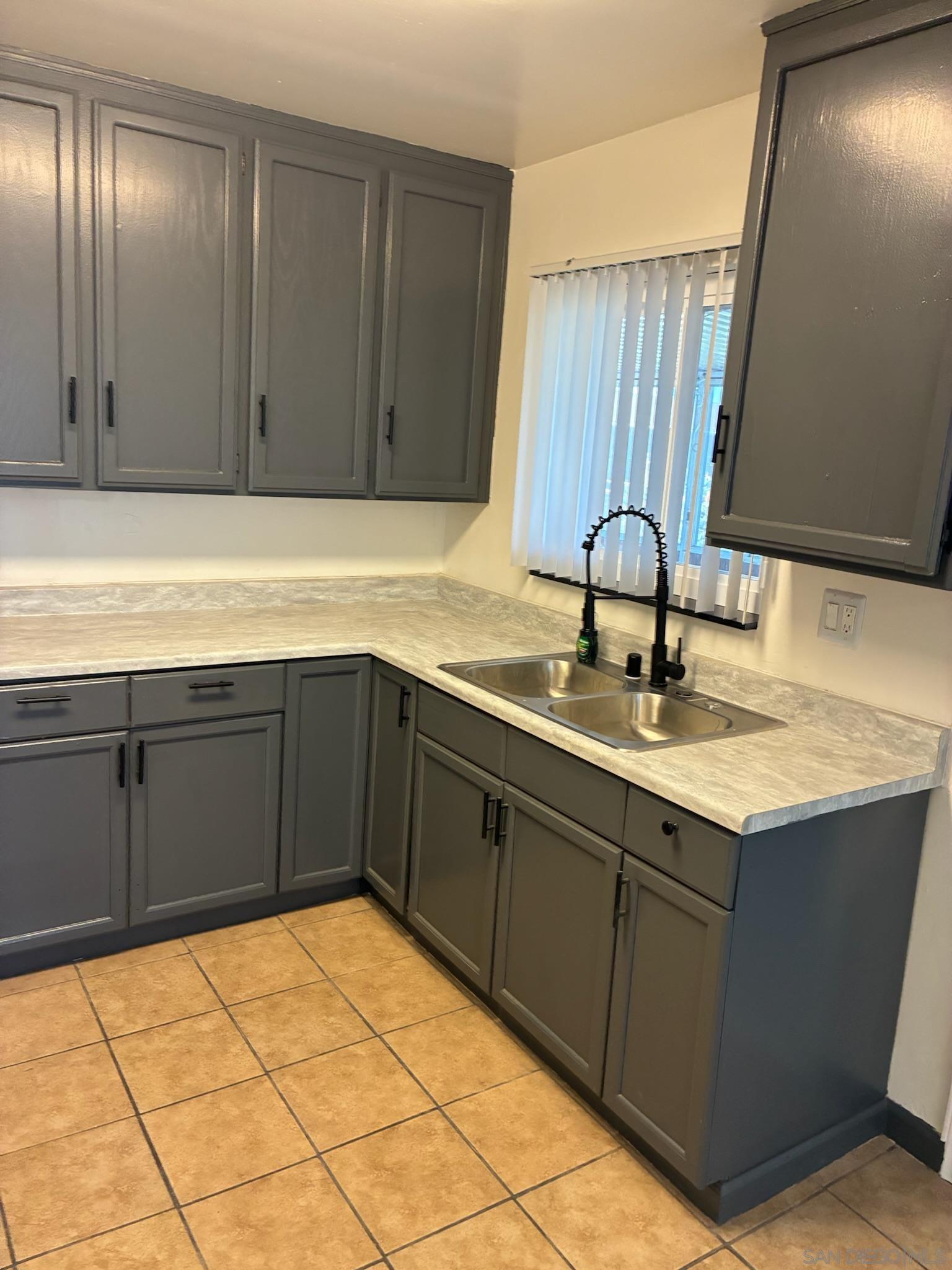 Detail Gallery Image 8 of 21 For 5068  Palin St, San Diego,  CA 92113 - 3 Beds | 2 Baths