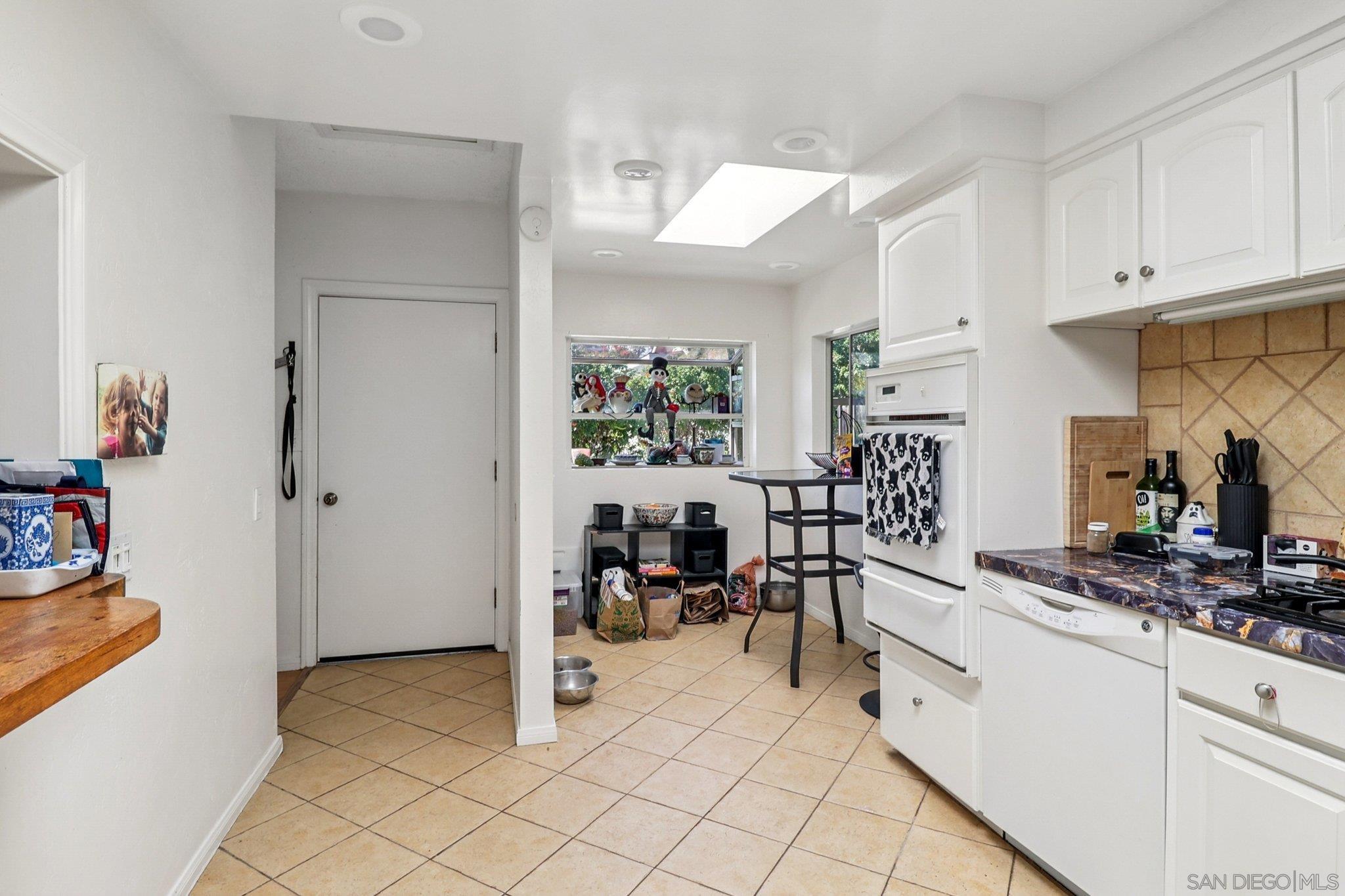 Detail Gallery Image 14 of 67 For 4215-17  Sycamore Dr, San Diego,  CA 92105 - – Beds | – Baths