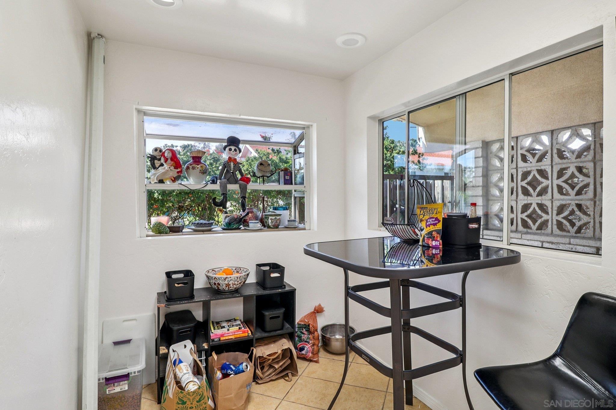 Detail Gallery Image 15 of 67 For 4215-17  Sycamore Dr, San Diego,  CA 92105 - – Beds | – Baths