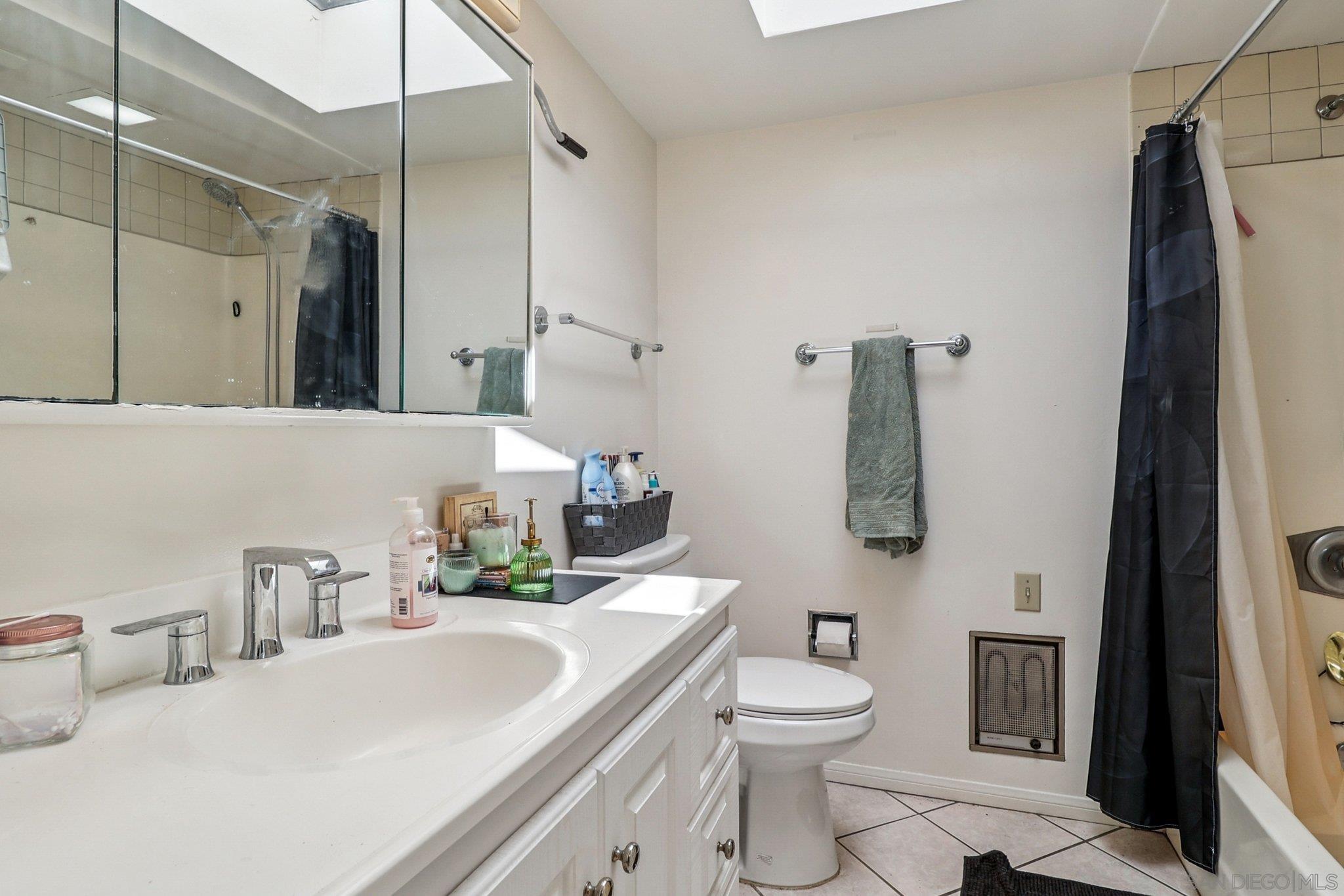 Detail Gallery Image 19 of 67 For 4215-17  Sycamore Dr, San Diego,  CA 92105 - – Beds | – Baths