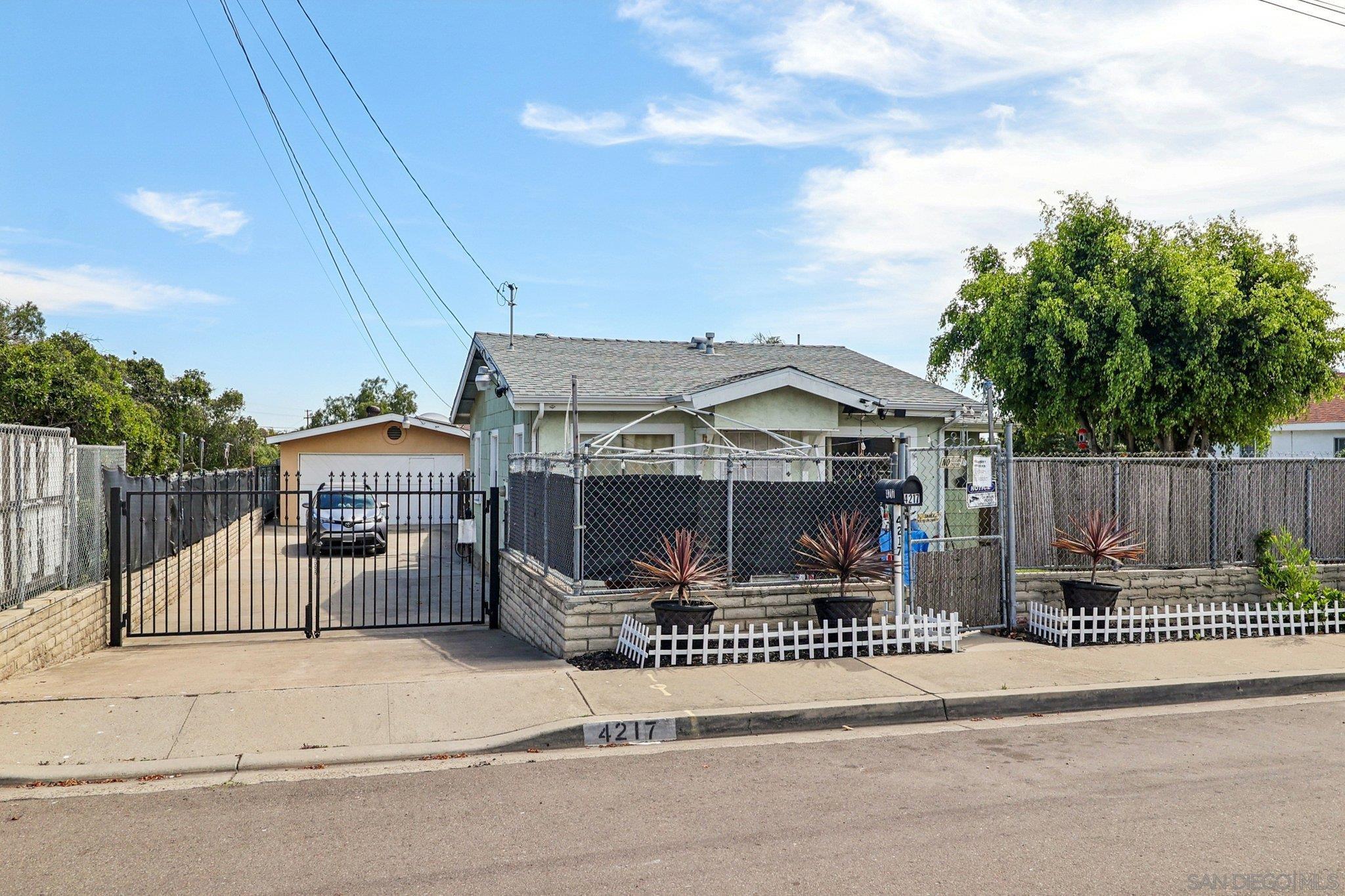 Detail Gallery Image 57 of 67 For 4215-17  Sycamore Dr, San Diego,  CA 92105 - – Beds | – Baths