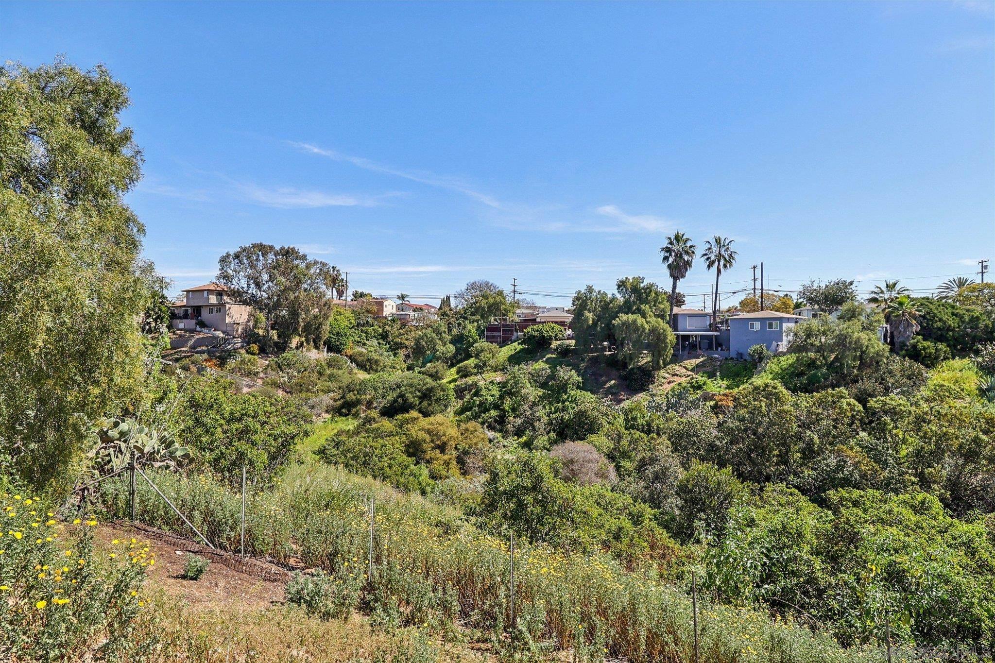 Detail Gallery Image 10 of 59 For 4215-17  Sycamore Dr, San Diego,  CA 92105 - – Beds | – Baths