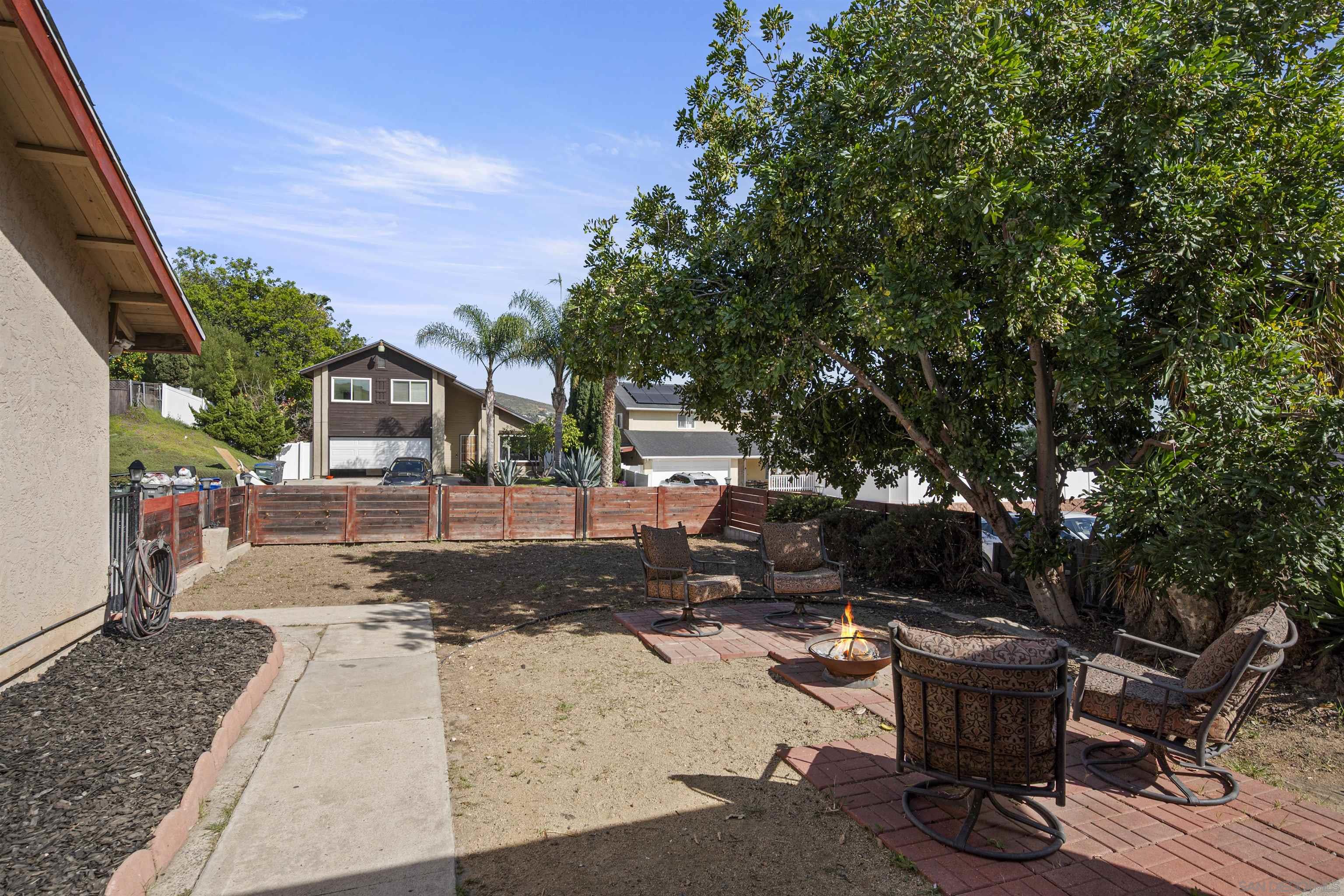 Detail Gallery Image 5 of 48 For 2038  Siegle Dr, Lemon Grove,  CA 91945 - 3 Beds | 2 Baths