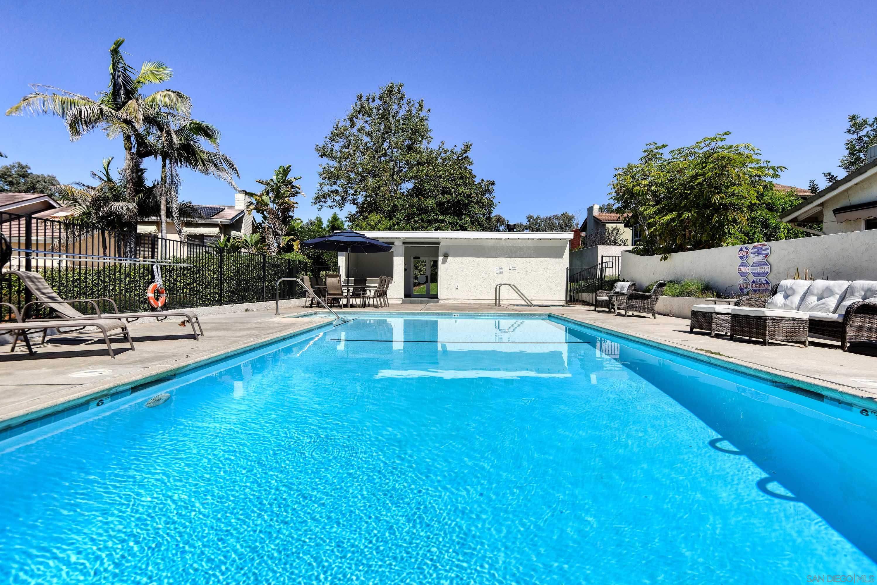 Detail Gallery Image 30 of 32 For 8358  Caminito Helecho, La Jolla,  CA 92037 - 4 Beds | 3 Baths