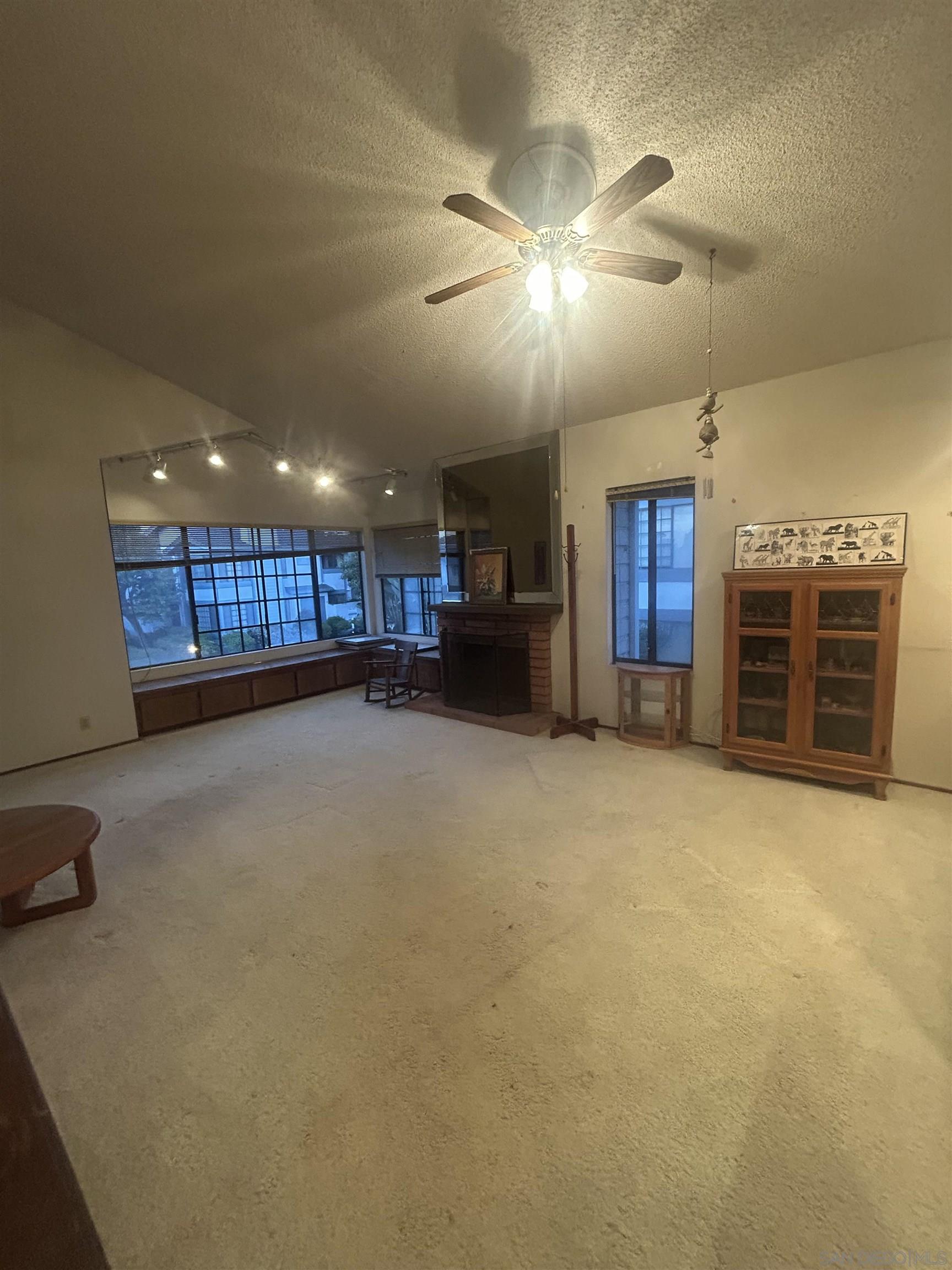 Detail Gallery Image 11 of 17 For 4055  Crystal Dawn Lane  #201,  San Diego,  CA 92122 - 2 Beds | 2 Baths