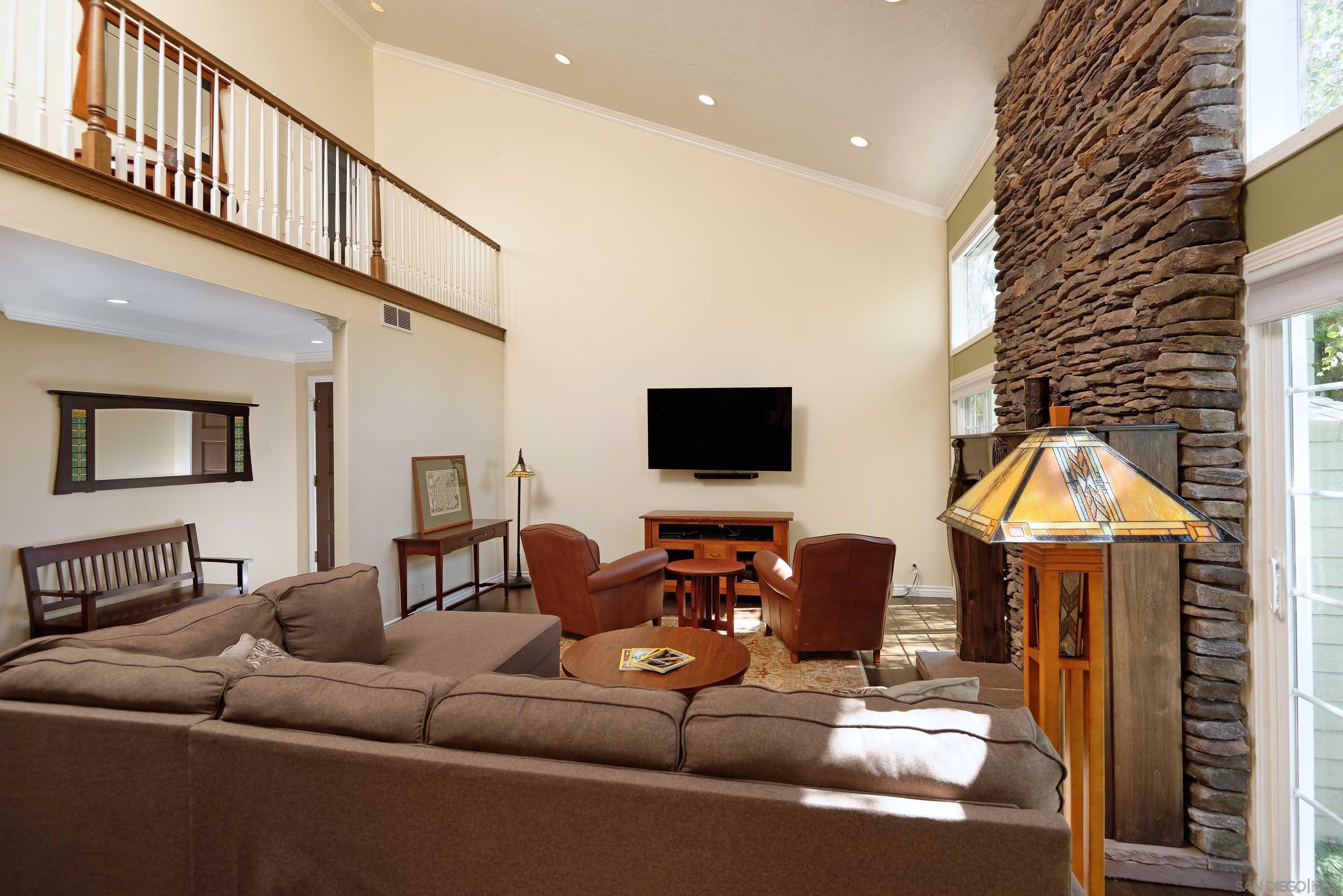 Detail Gallery Image 7 of 30 For 8358  Caminito Helecho, La Jolla,  CA 92037 - 4 Beds | 3 Baths