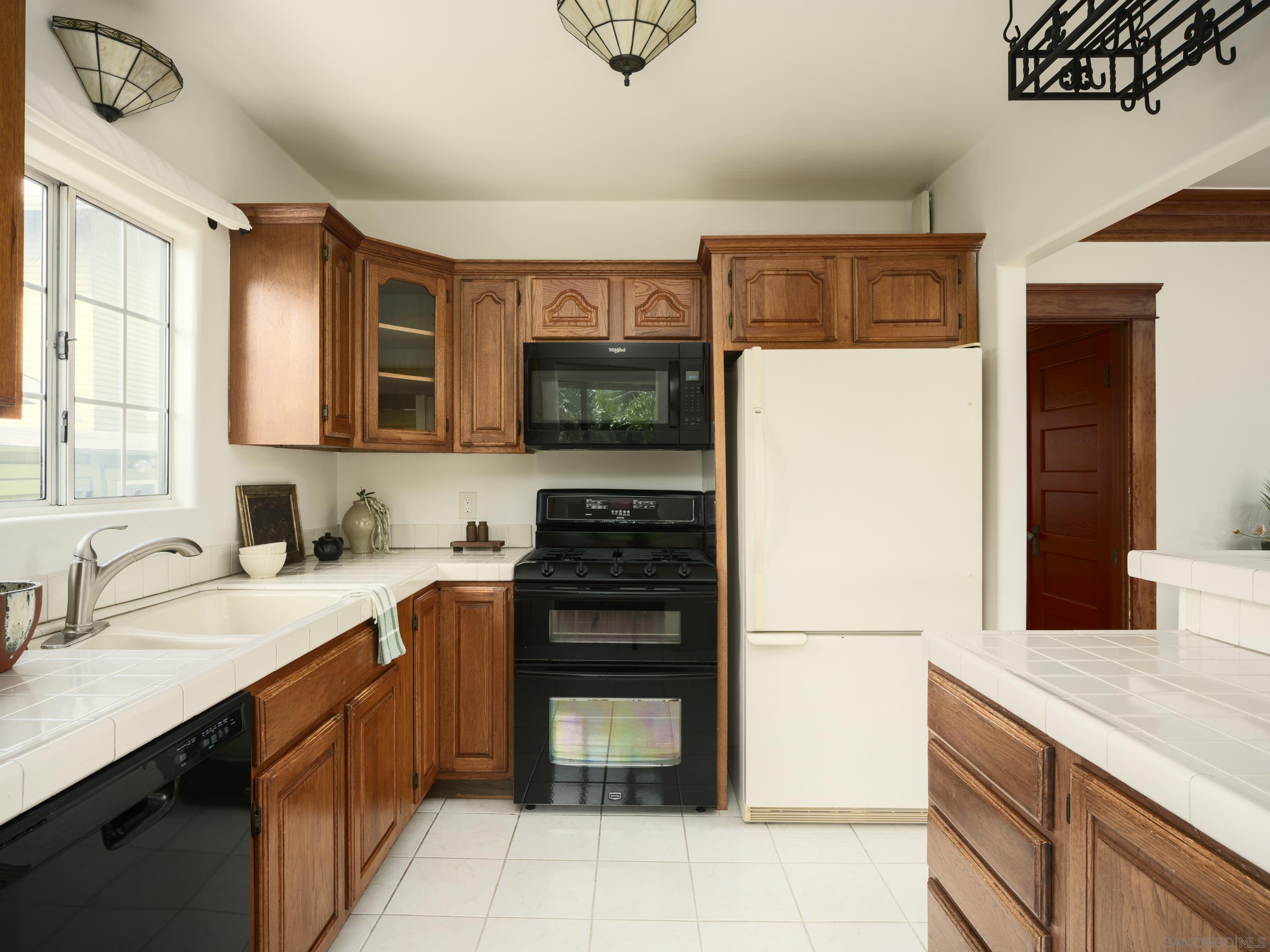 Detail Gallery Image 6 of 29 For 3552  Arnold, San Diego,  CA 92104 - 2 Beds | 1 Baths